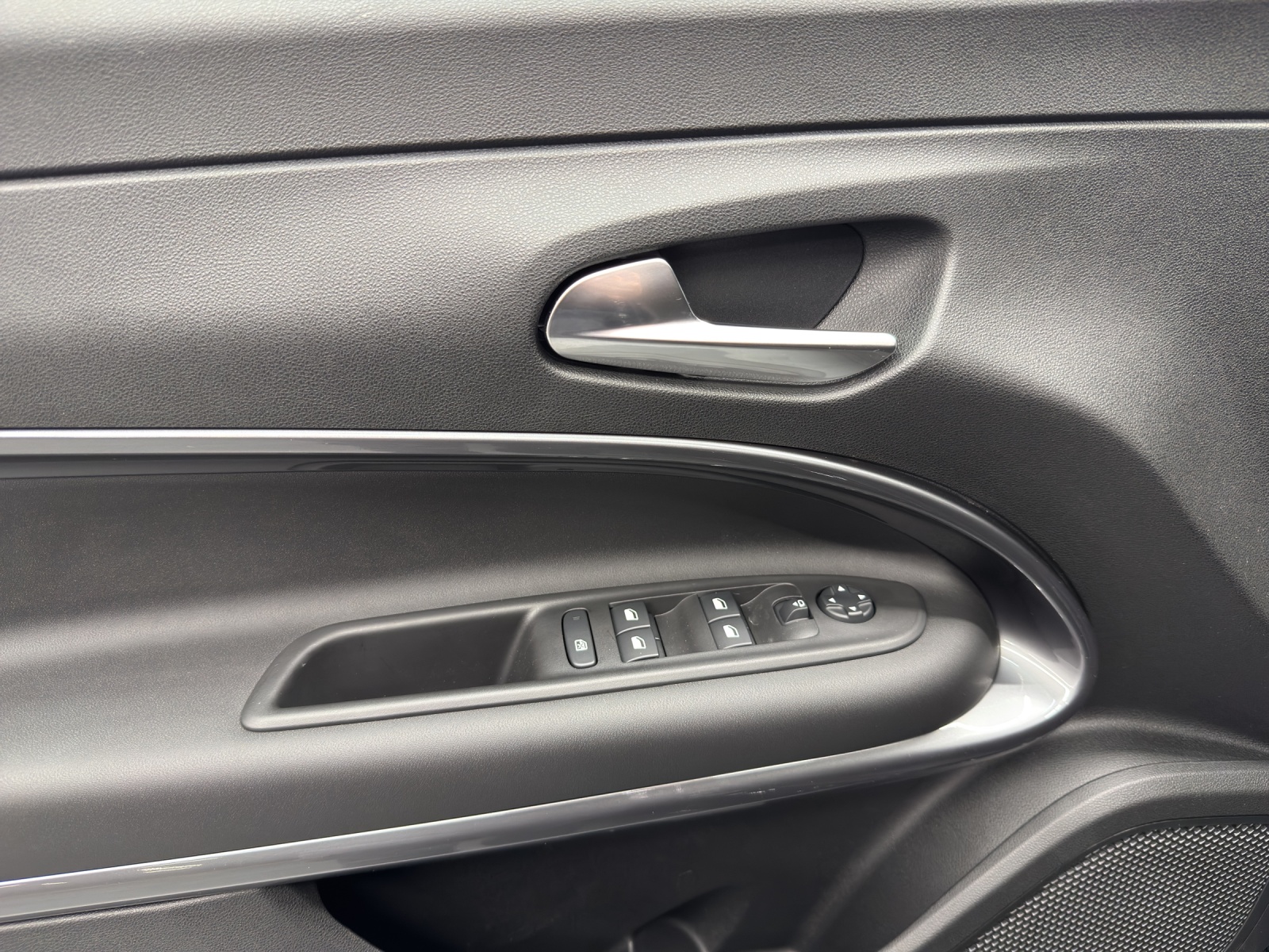 FIAT 600 1.2 Hybrid 145 Sport-image-12