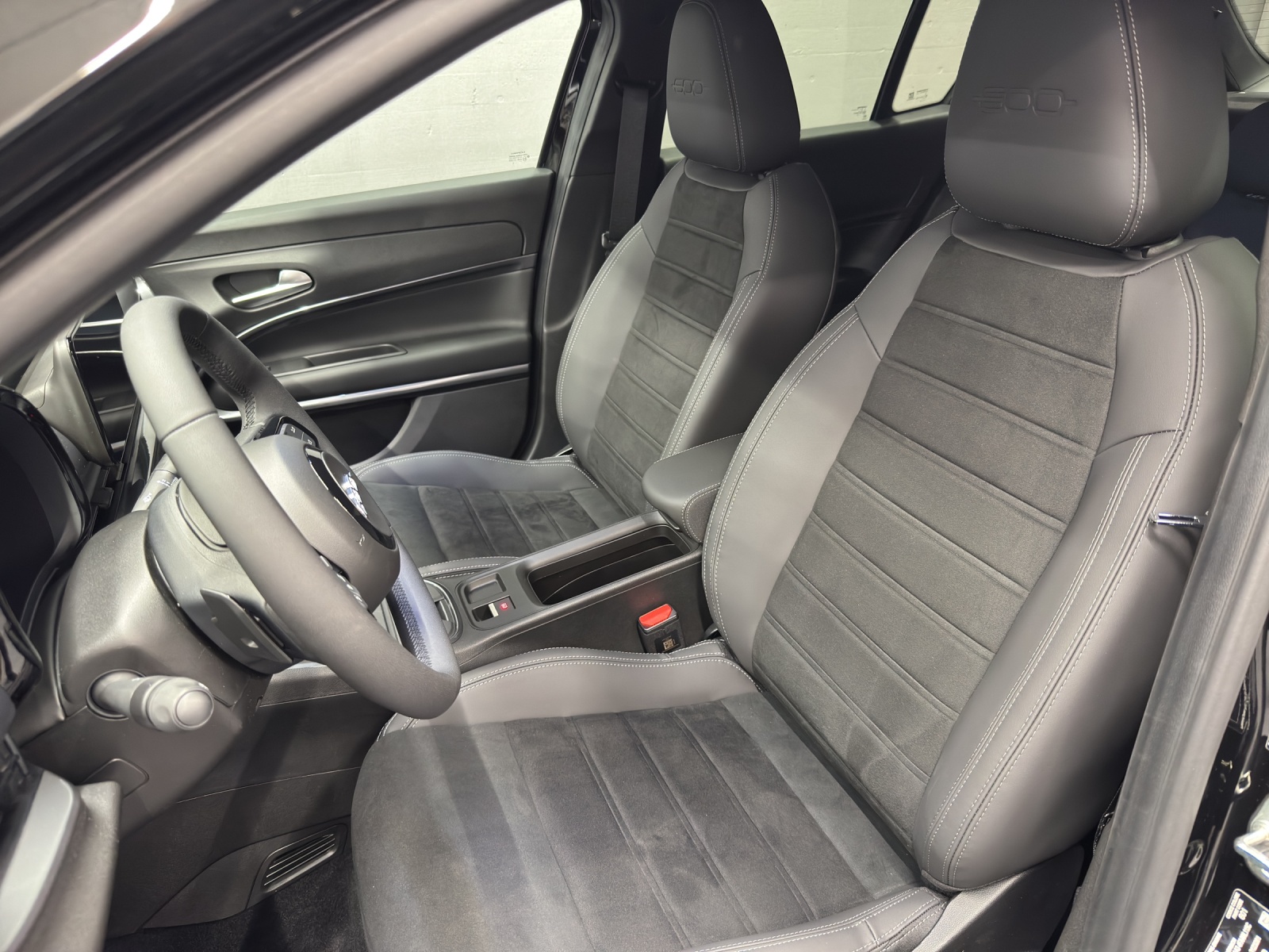 FIAT 600 1.2 Hybrid 145 Sport-image-14