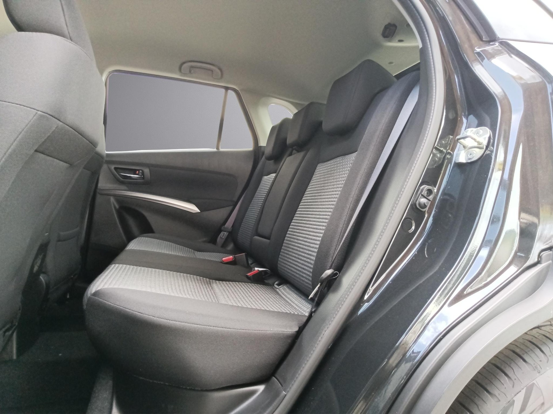 SUZUKI S-Cross 1.4 T Compact+ Hybrid 4x4-image-8