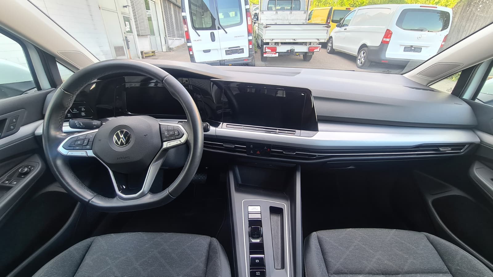 VW Golf 1.5 e TSI ACT Life DSG ** 130 PS ** Gr-Navi ** RF-Kamera ** PDC V+H ** Virtual Cockpit ** Modell 2022 **-image-15