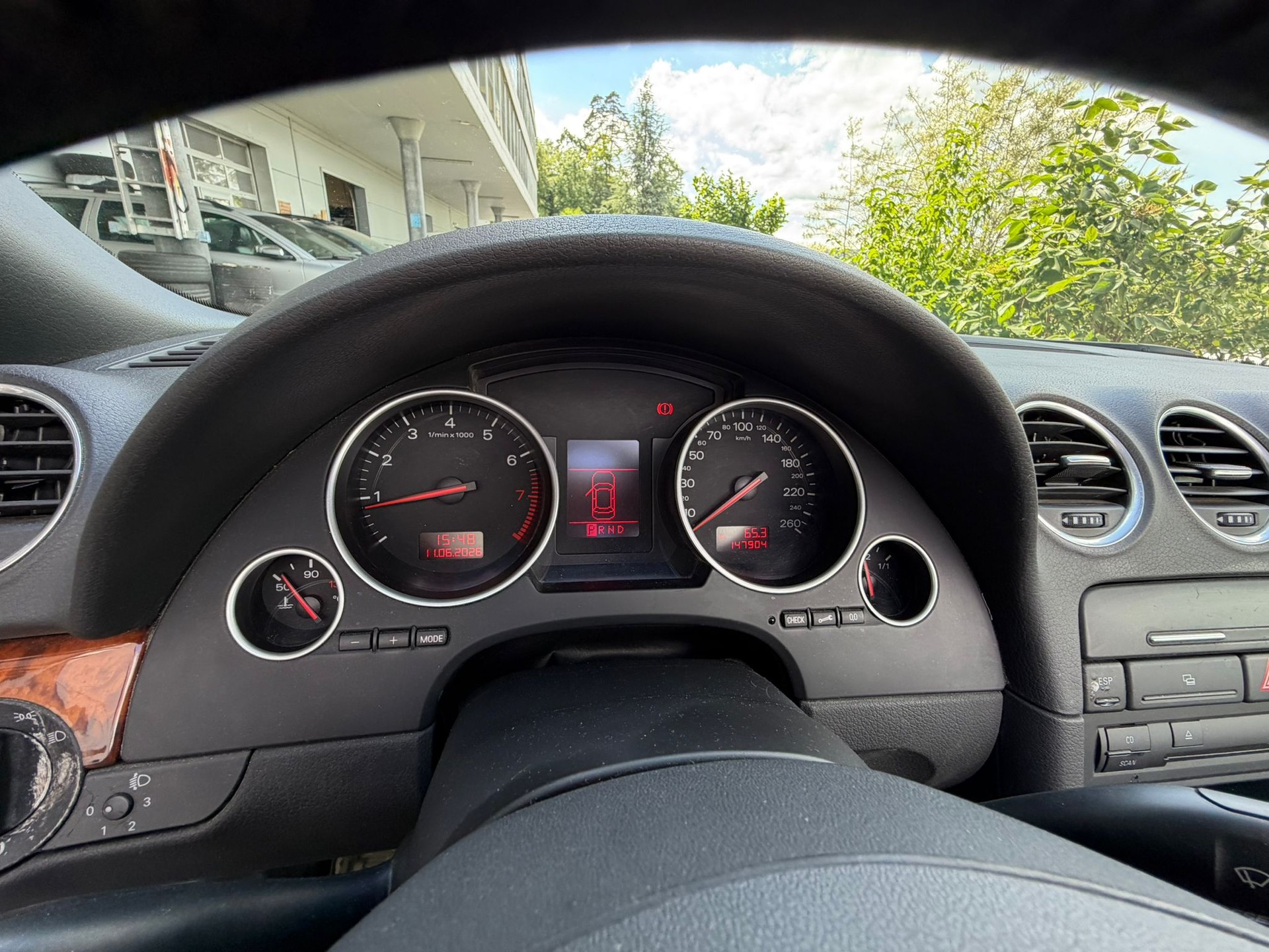 AUDI A4 Cabriolet 2.4 V6-image-8