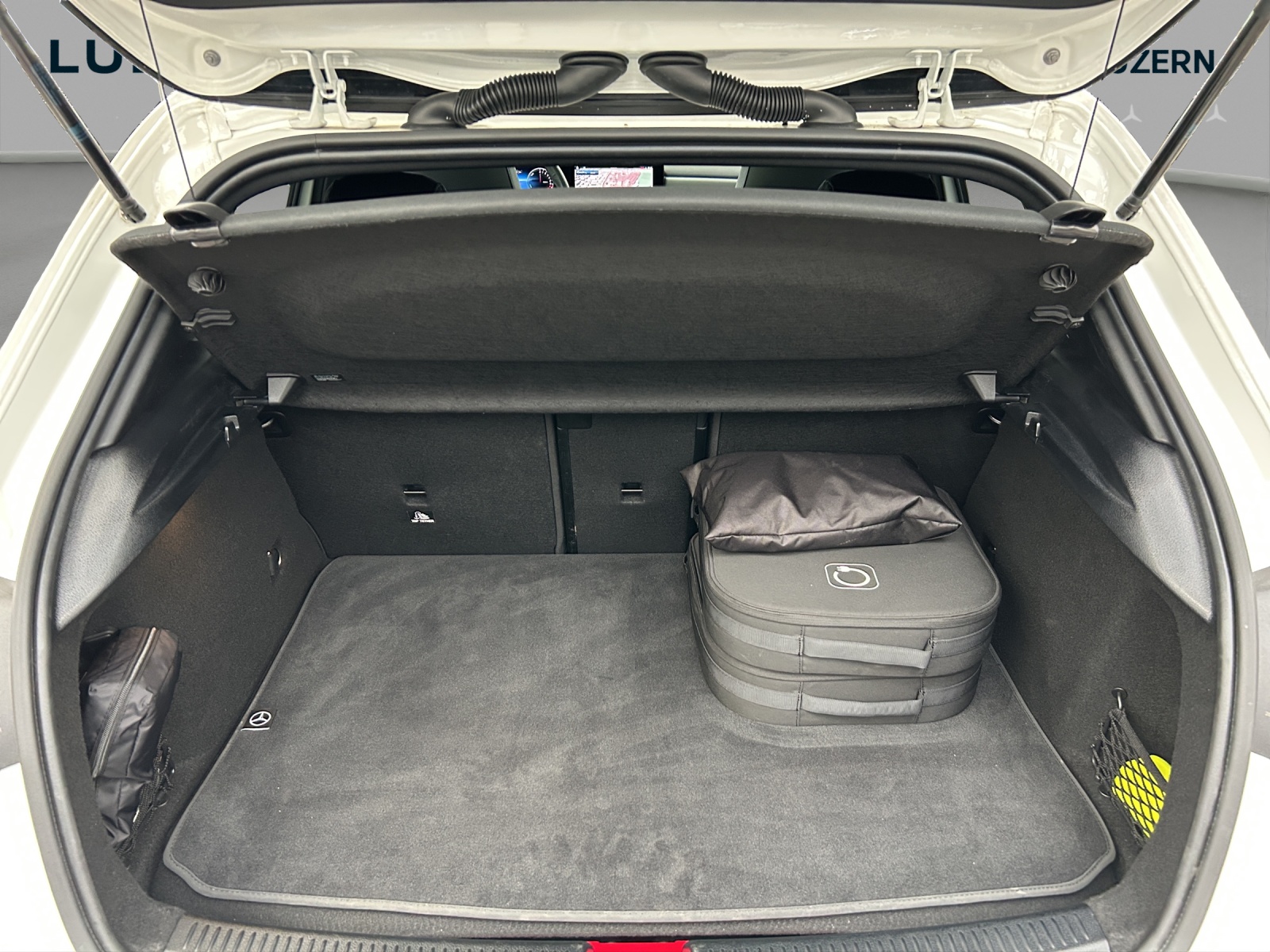 MERCEDES-BENZ A 250 e EQ Star 8G-DCT-image-14