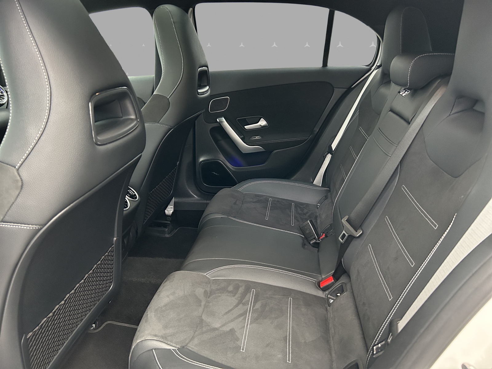 MERCEDES-BENZ A 250 e EQ Star 8G-DCT-image-13