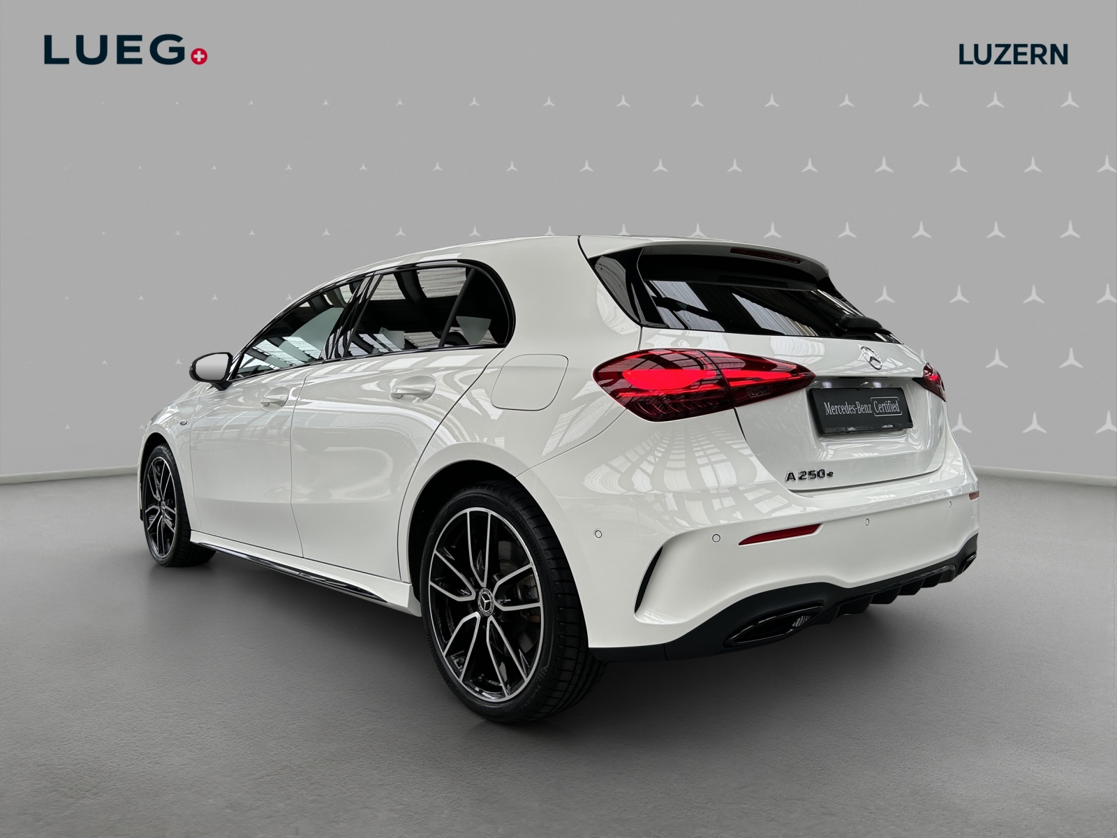 MERCEDES-BENZ A 250 e EQ Star 8G-DCT-image-2