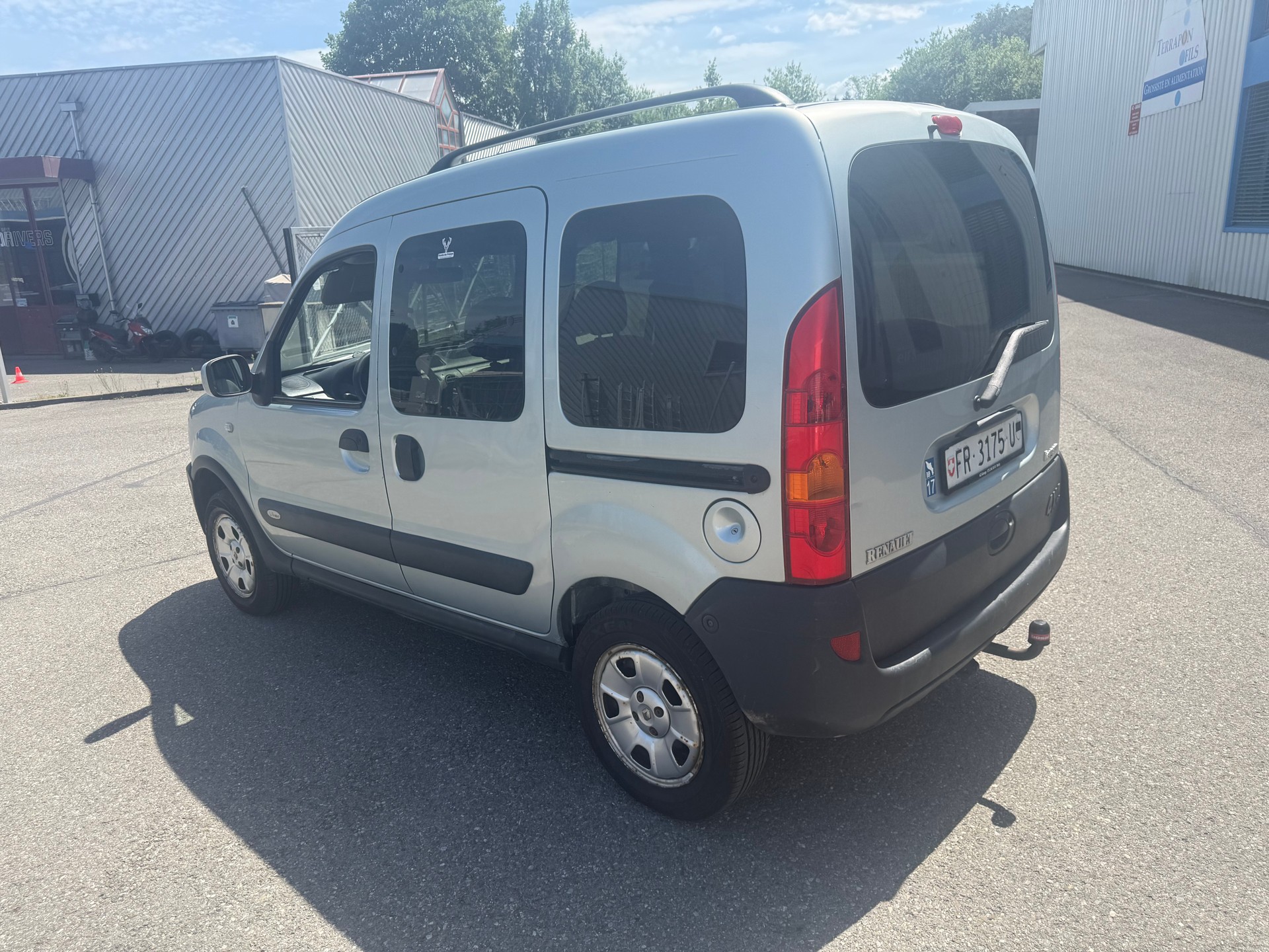 RENAULT Kangoo 1.6 16V Privilège 4x4-image-5