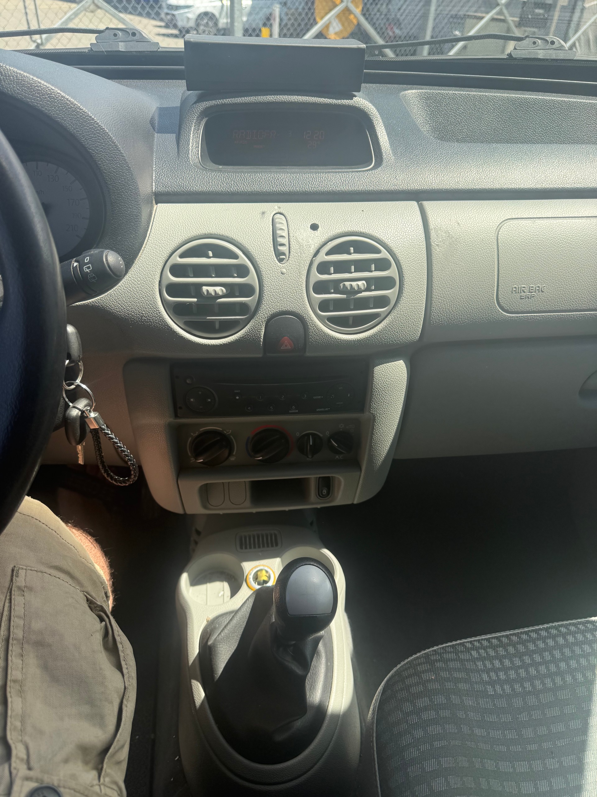 RENAULT Kangoo 1.6 16V Privilège 4x4-image-10