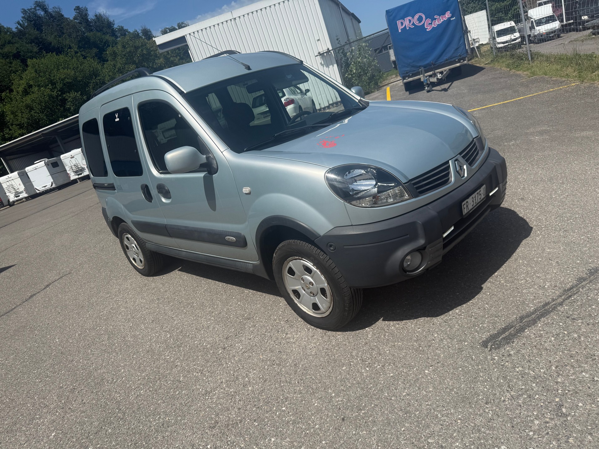 RENAULT Kangoo 1.6 16V Privilège 4x4-image-2
