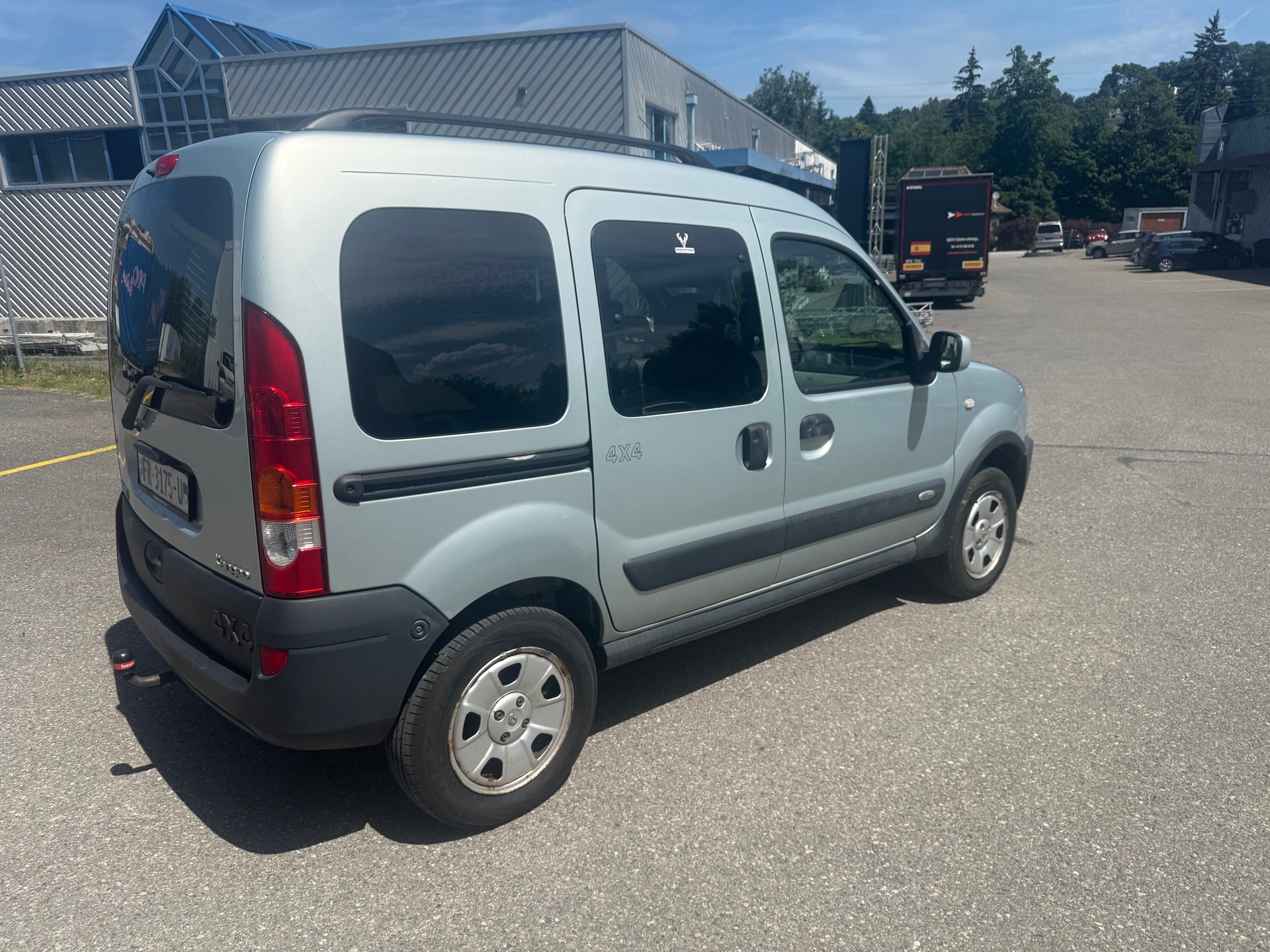 RENAULT Kangoo 1.6 16V Privilège 4x4-image-3