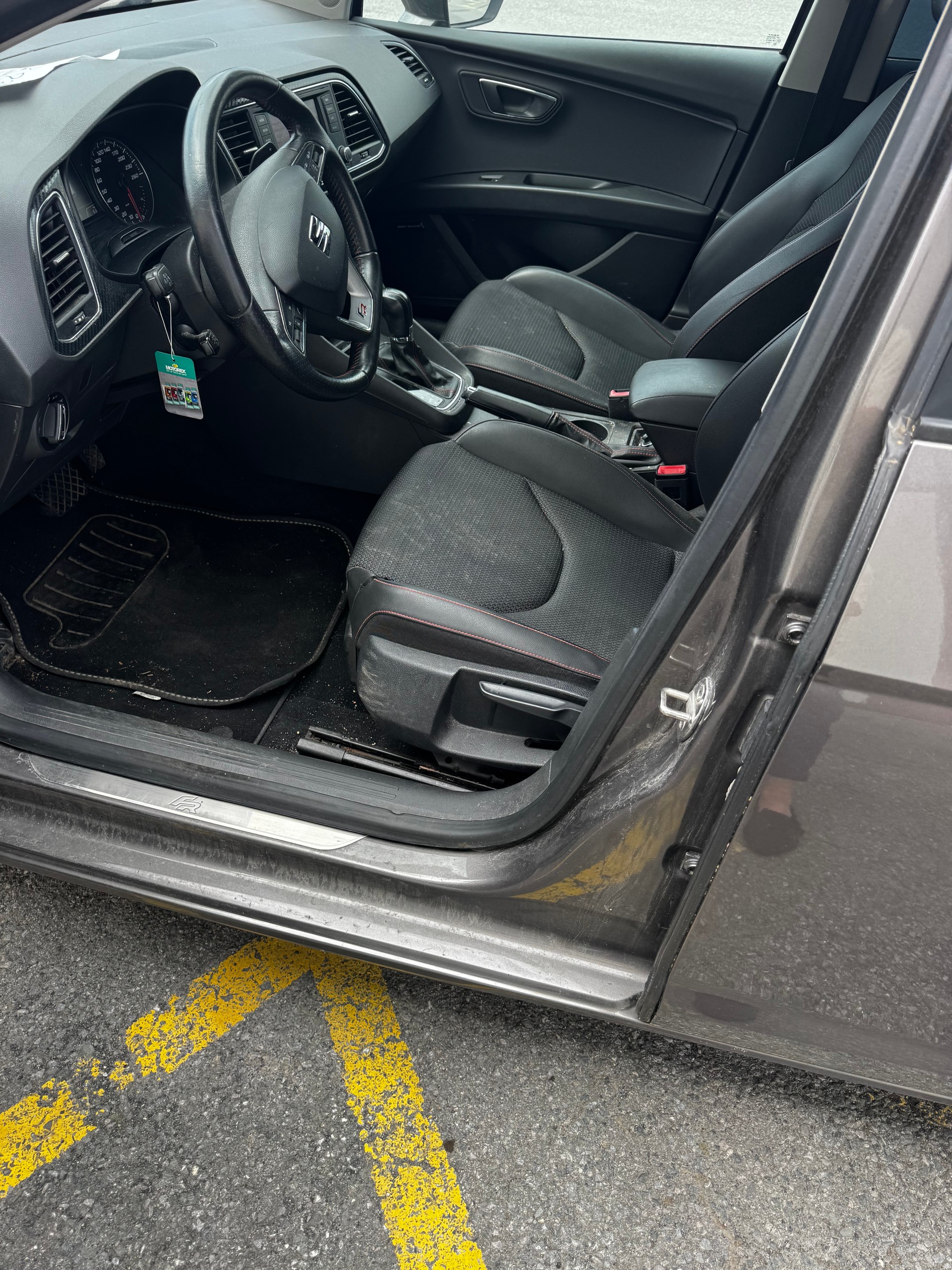 SEAT Leon ST 1.8 TSI FR Viva DSG-image-7