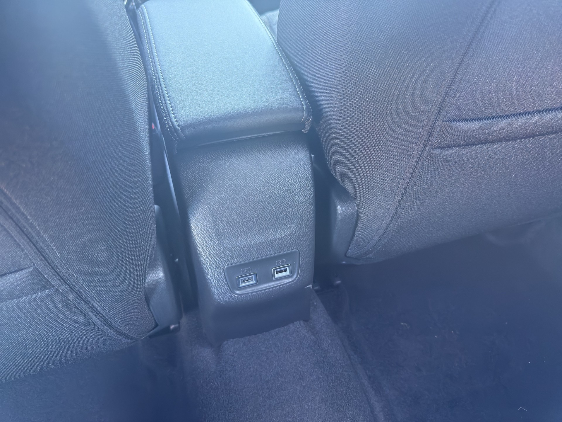PEUGEOT 2008 1.2 145 MHEV Allure-image-9