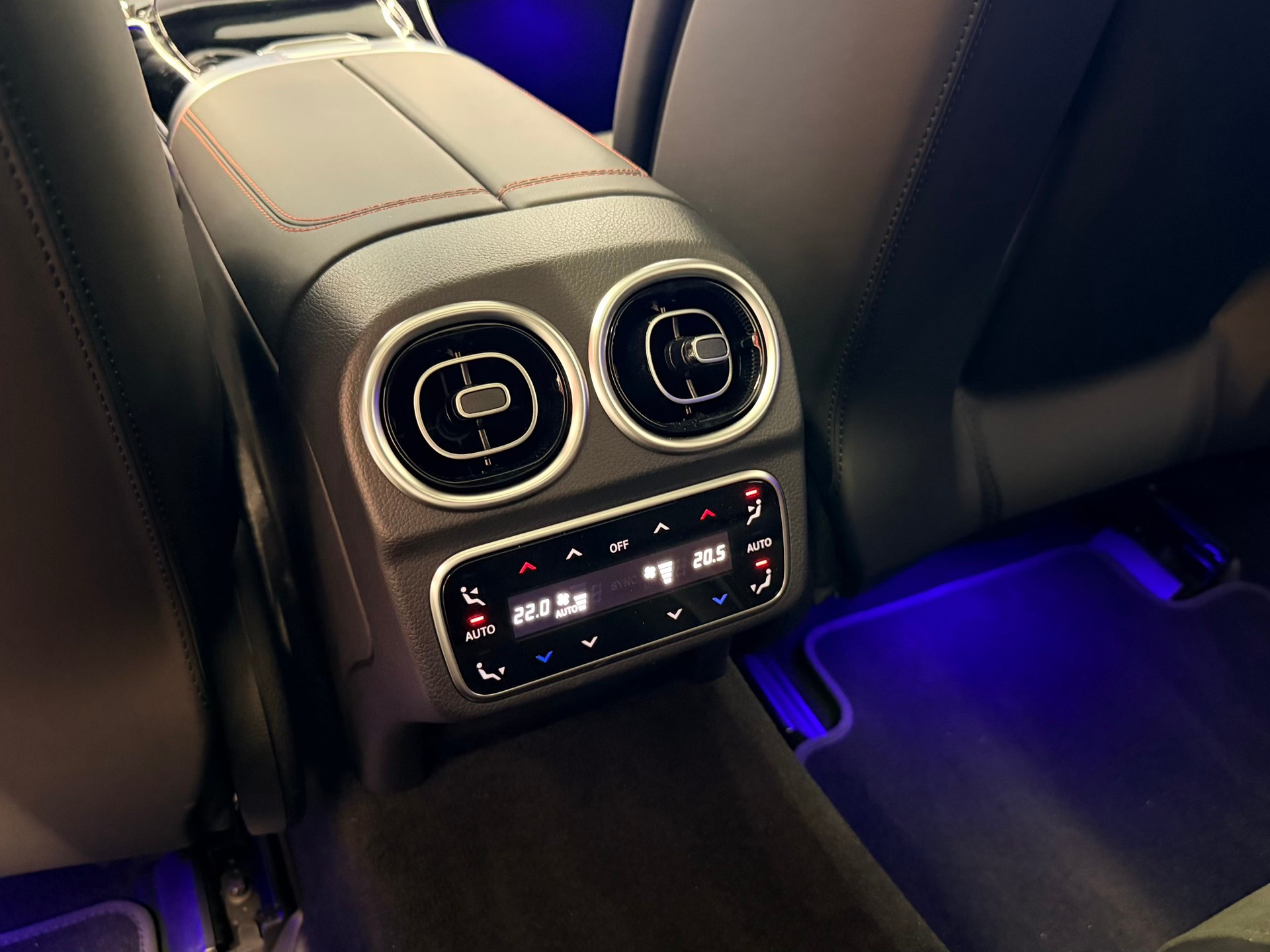 MERCEDES-BENZ C 43 AMG 4 Matic-image-19