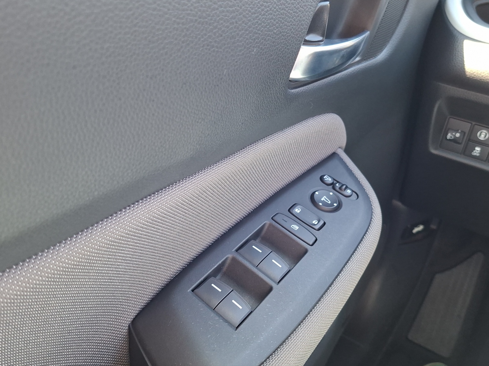 HONDA Jazz 1.5 i-MMD Crosstar Executive-image-12