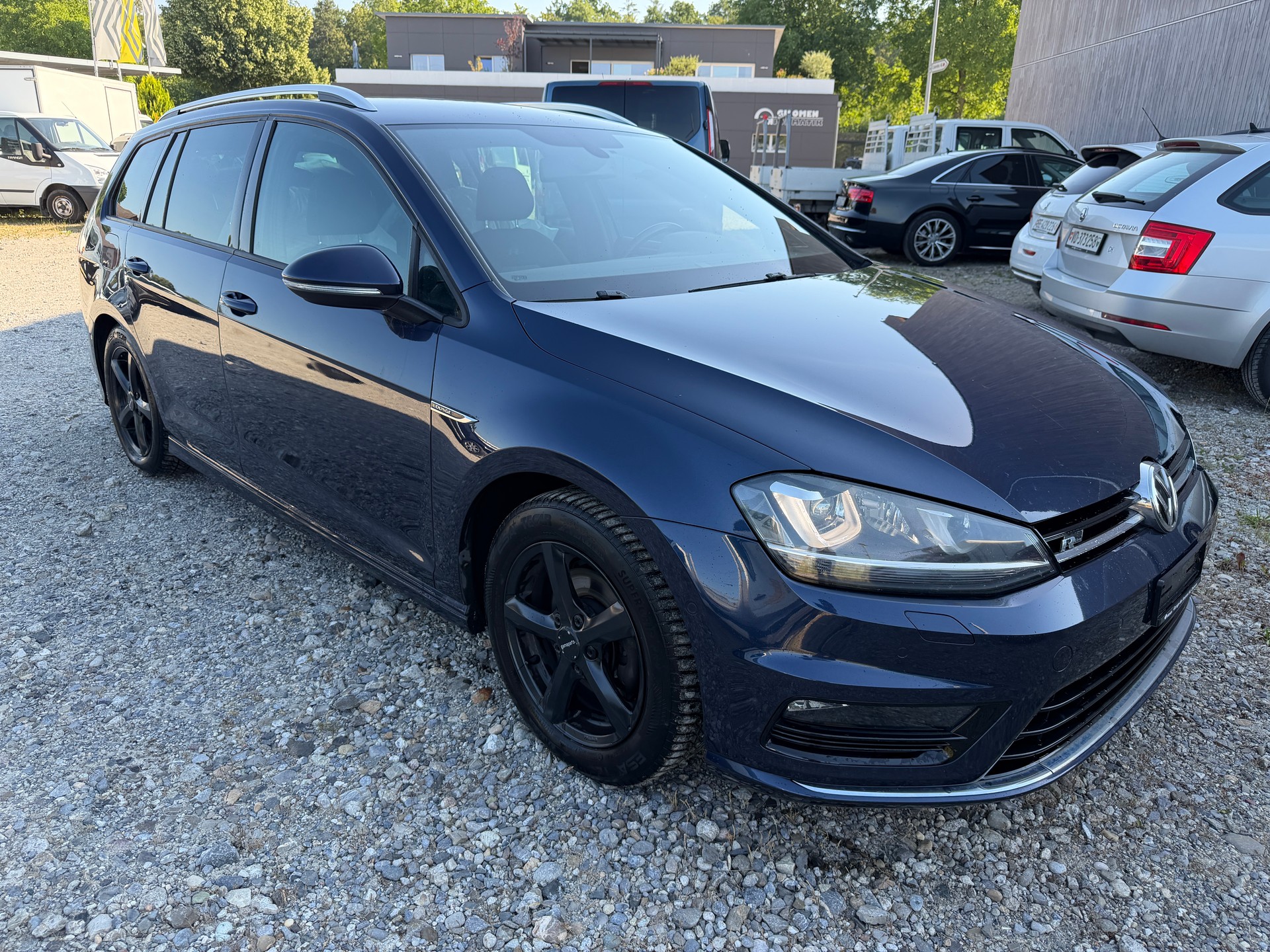 VW Golf Variant 1.4 TSI Lounge R-Line-image-1