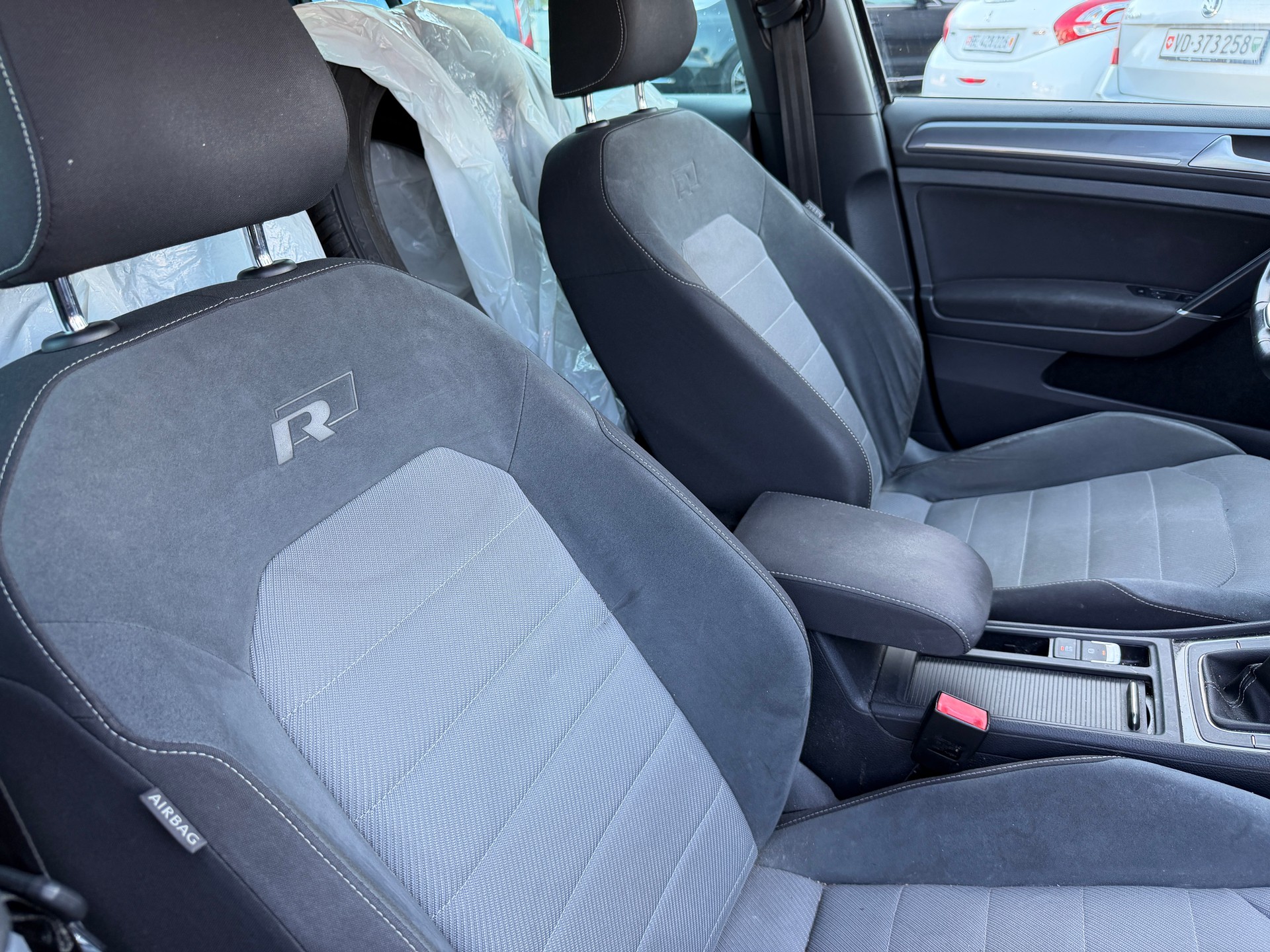 VW Golf Variant 1.4 TSI Lounge R-Line-image-6