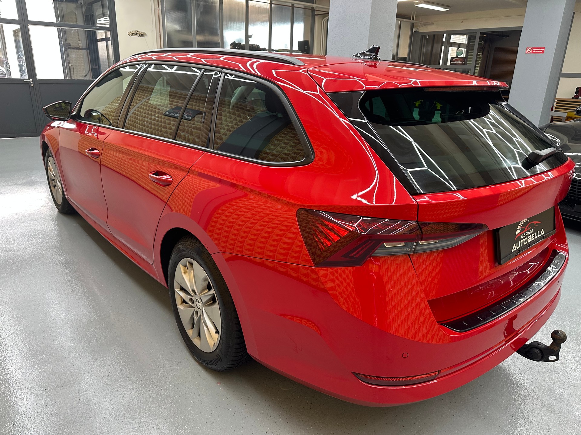 SKODA Octavia Combi 2.0 TDI DSG SportLine 4x4-image-9
