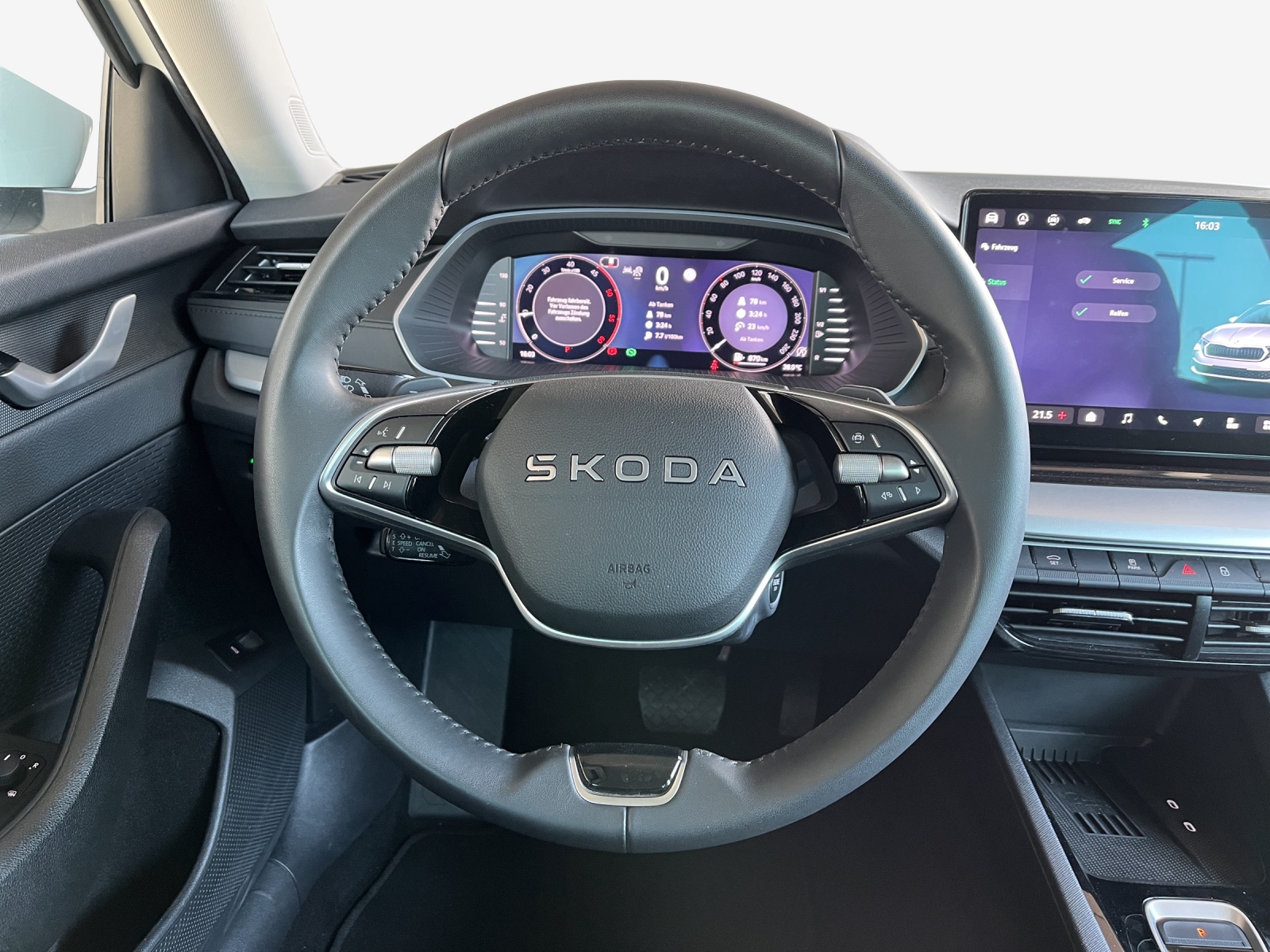 SKODA Octavia Combi 2.0 TDI DSG Selection-image-9