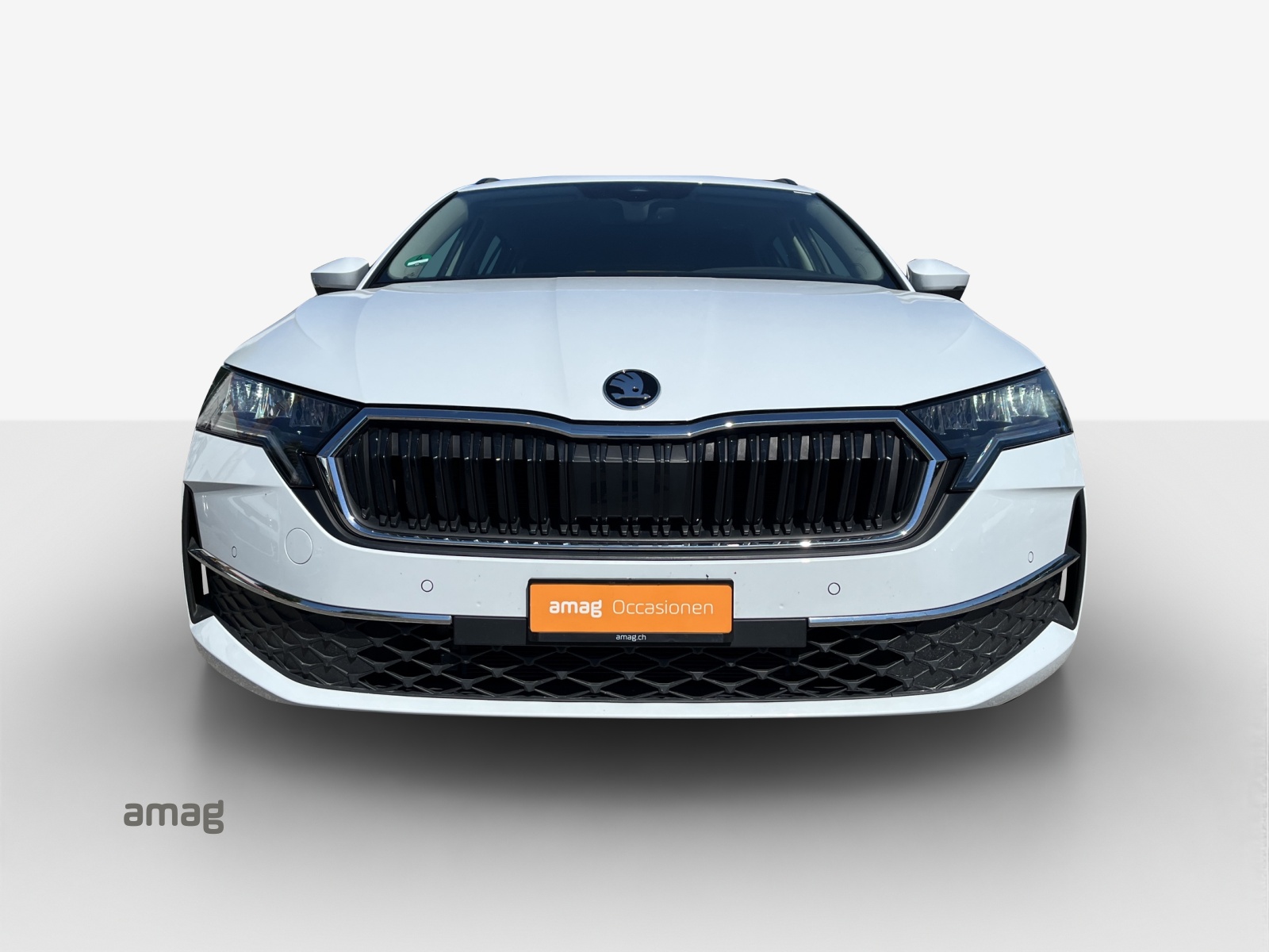 SKODA Octavia Combi 2.0 TDI DSG Selection-image-6