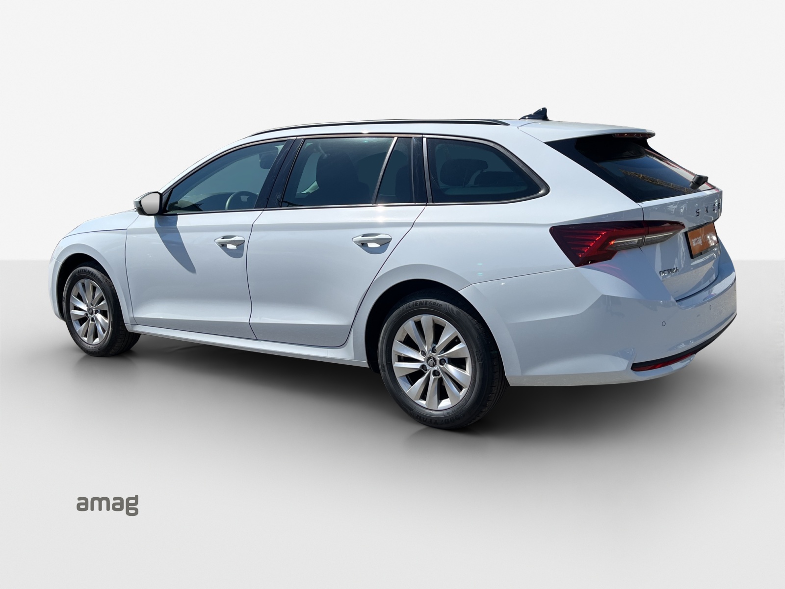 SKODA Octavia Combi 2.0 TDI DSG Selection-image-2