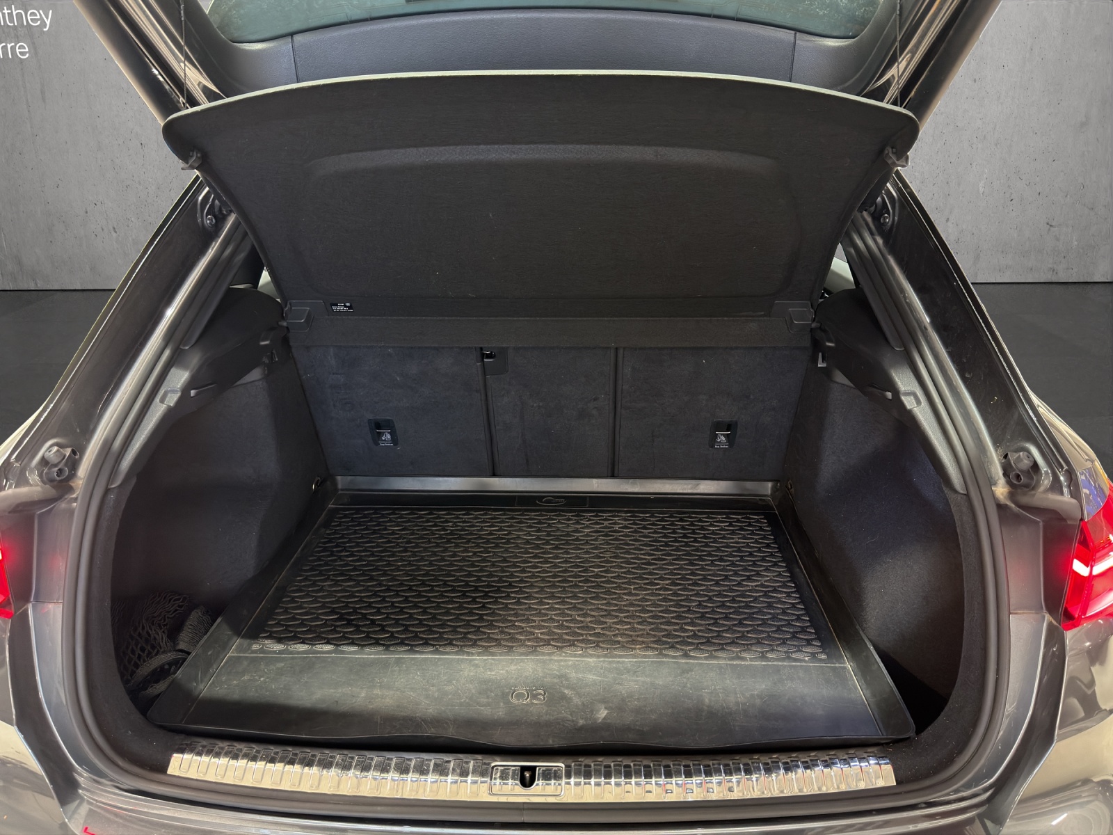 AUDI Q3 35 TFSI S line S-tronic-image-15