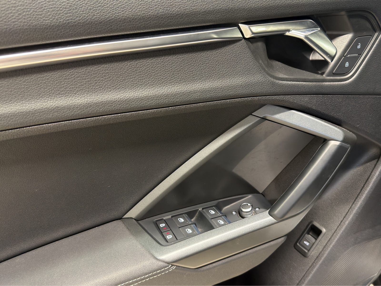 AUDI Q3 35 TFSI S line S-tronic-image-10