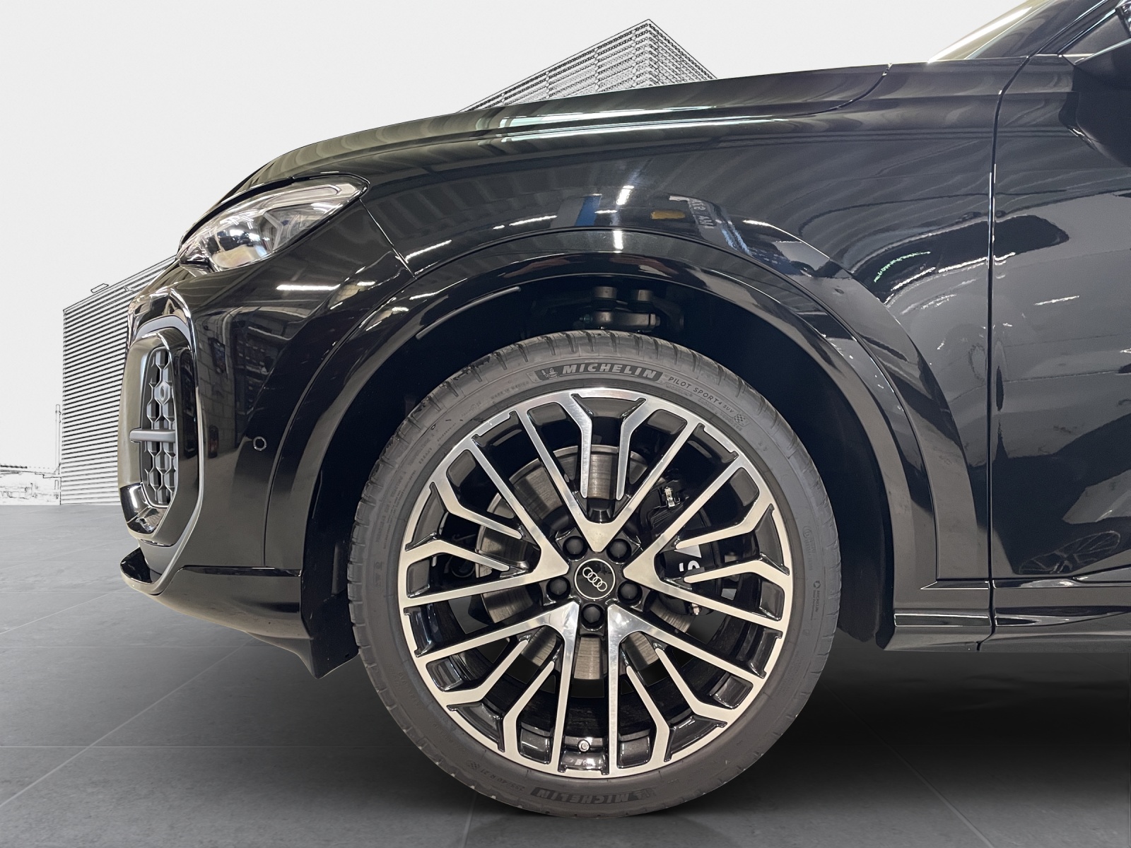 AUDI SQ5 TFSI quattro S-tronic-image-8