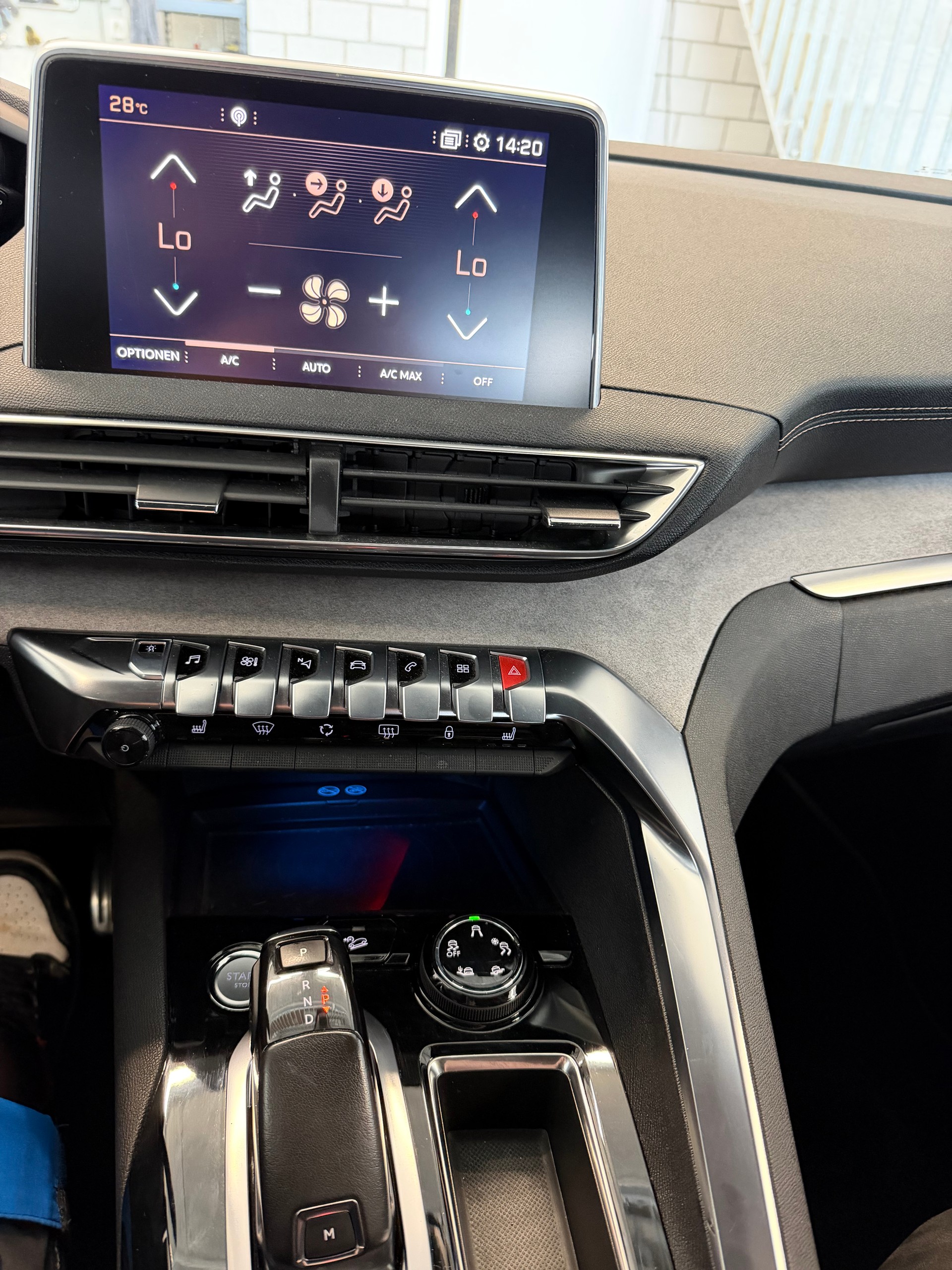 PEUGEOT 3008 2.0 BlueHDi GT EAT-image-10