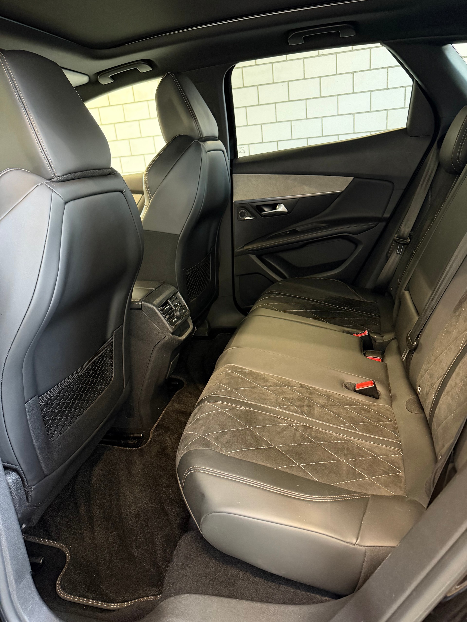PEUGEOT 3008 2.0 BlueHDi GT EAT-image-6