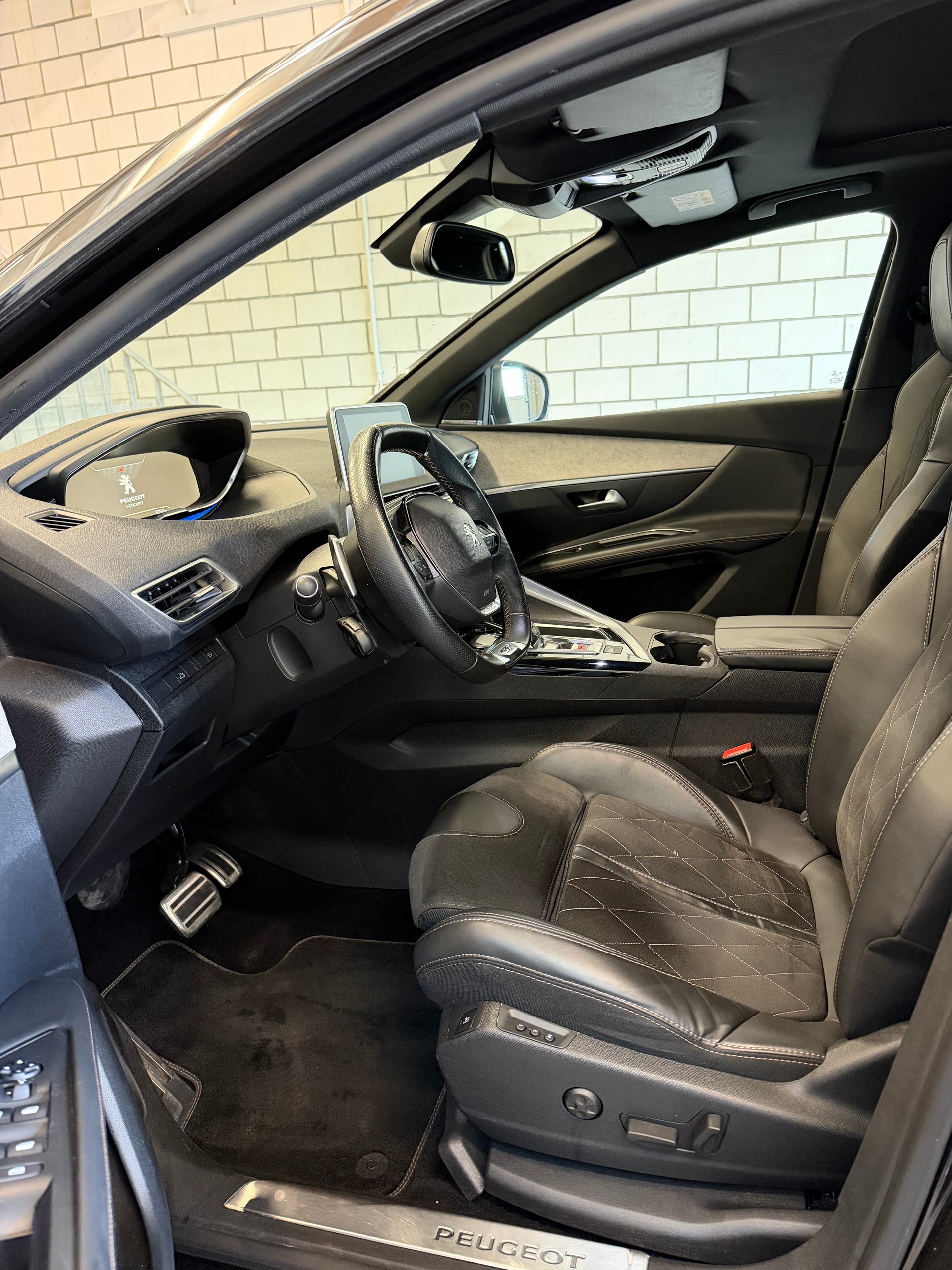 PEUGEOT 3008 2.0 BlueHDi GT EAT-image-4