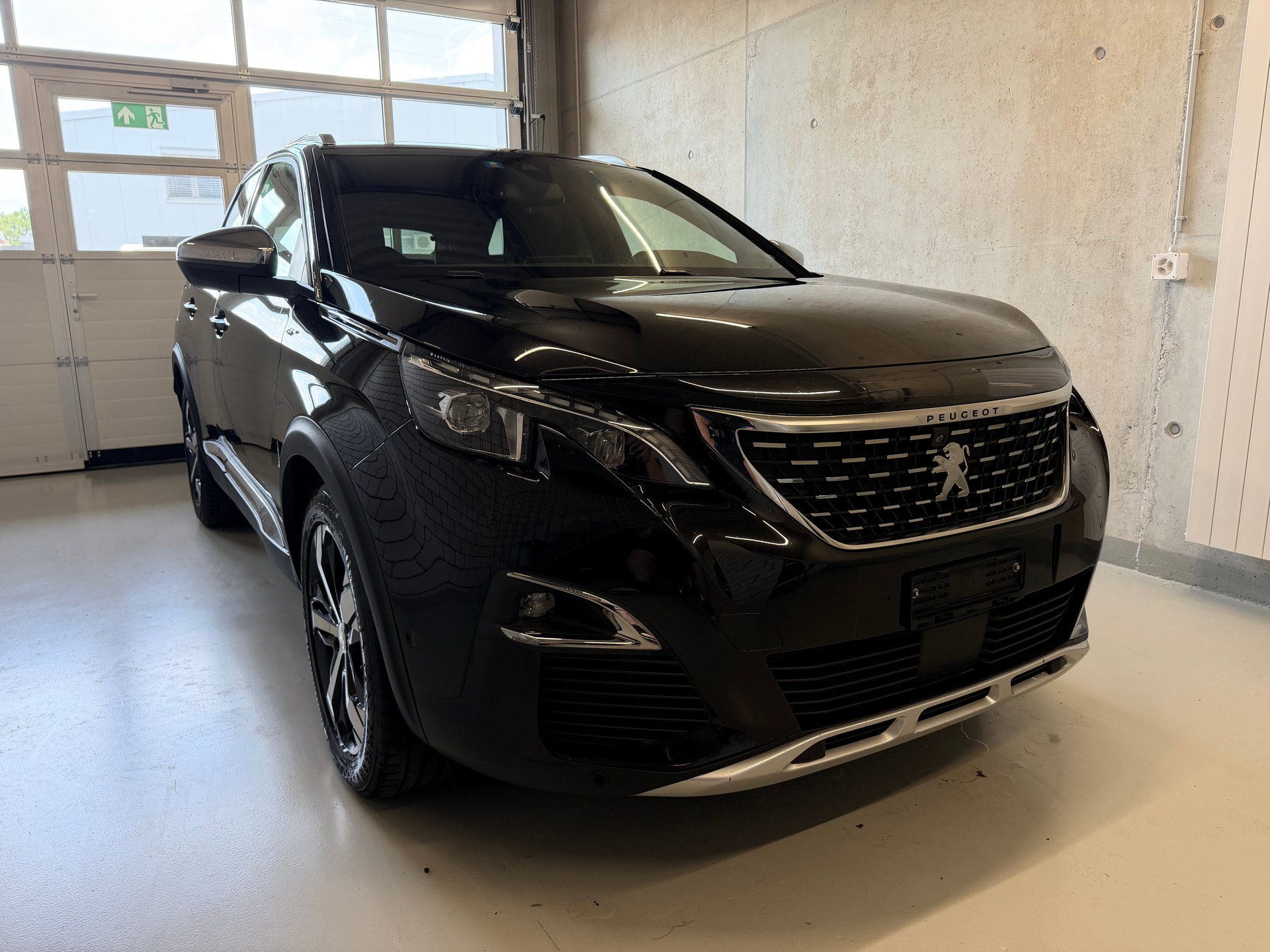 PEUGEOT 3008 2.0 BlueHDi GT EAT-image-1