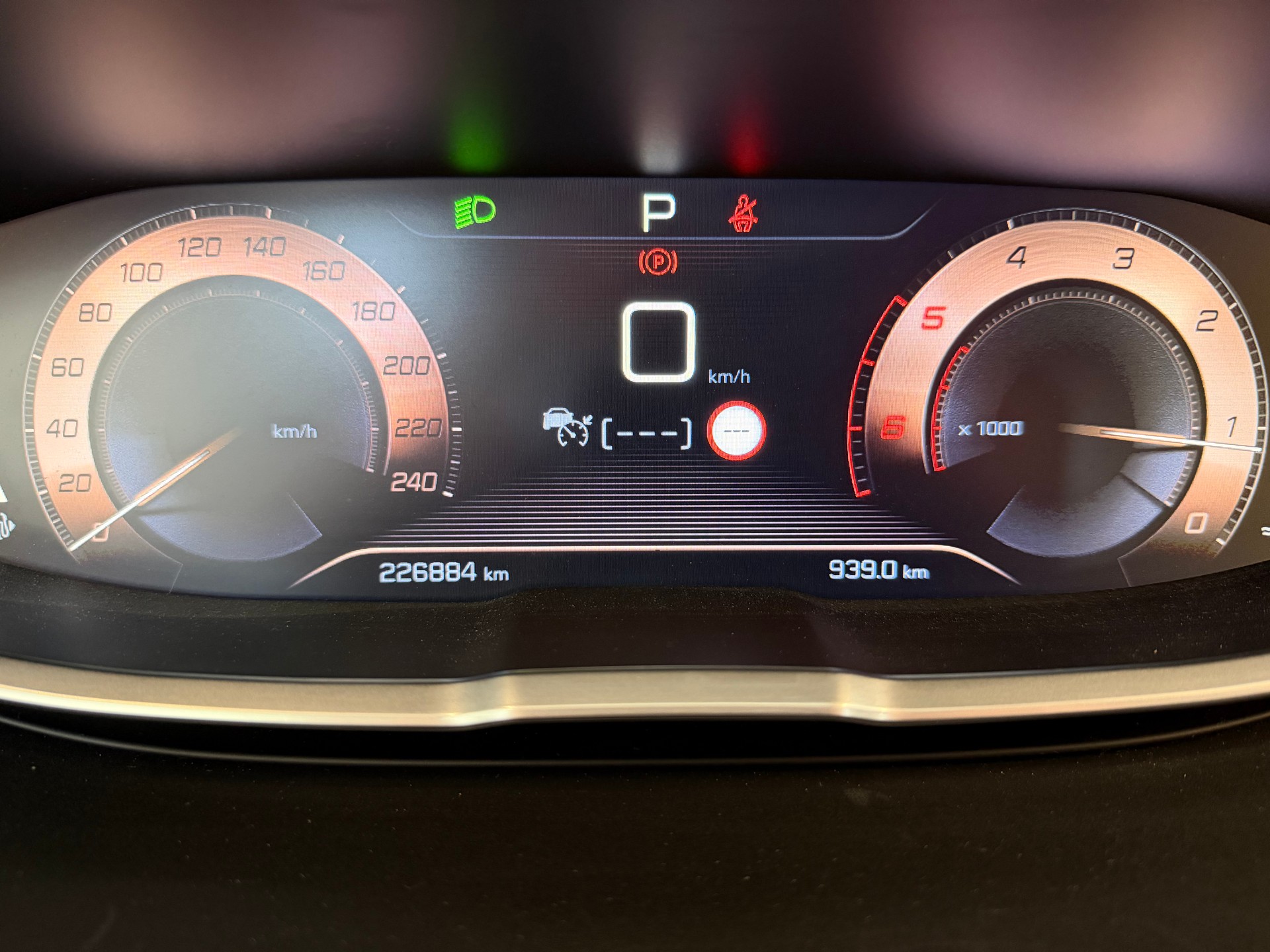 PEUGEOT 3008 2.0 BlueHDi GT EAT-image-11