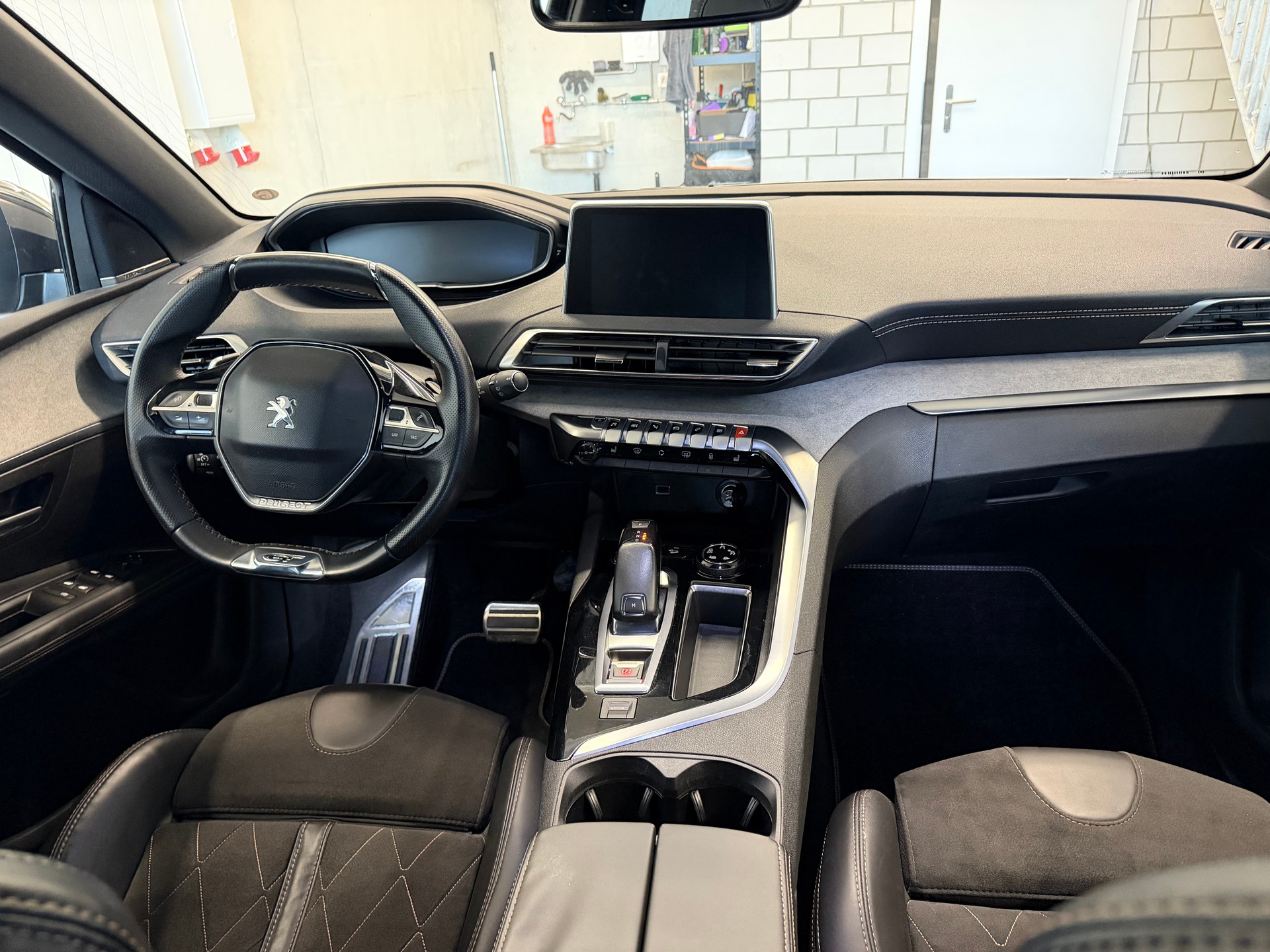 PEUGEOT 3008 2.0 BlueHDi GT EAT-image-8