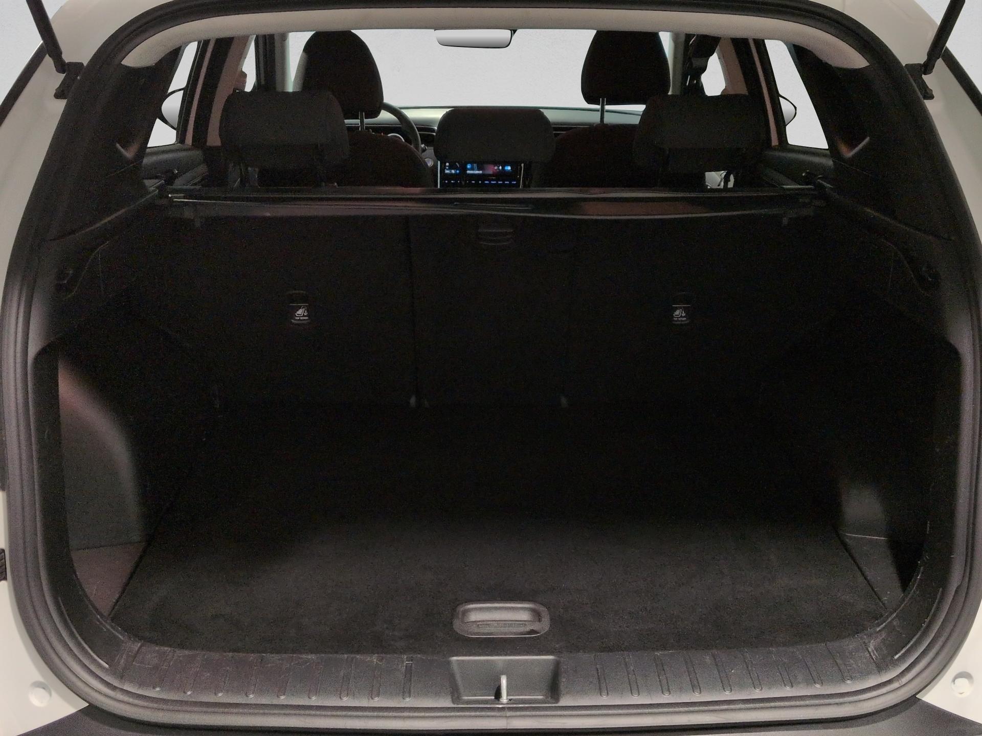 HYUNDAI Tucson 1.6 TGDI HEV Amplia 2WD-image-15