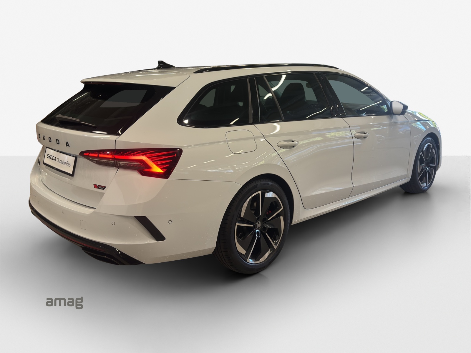 SKODA Octavia Combi 2.0 TSI DSG RS-image-17