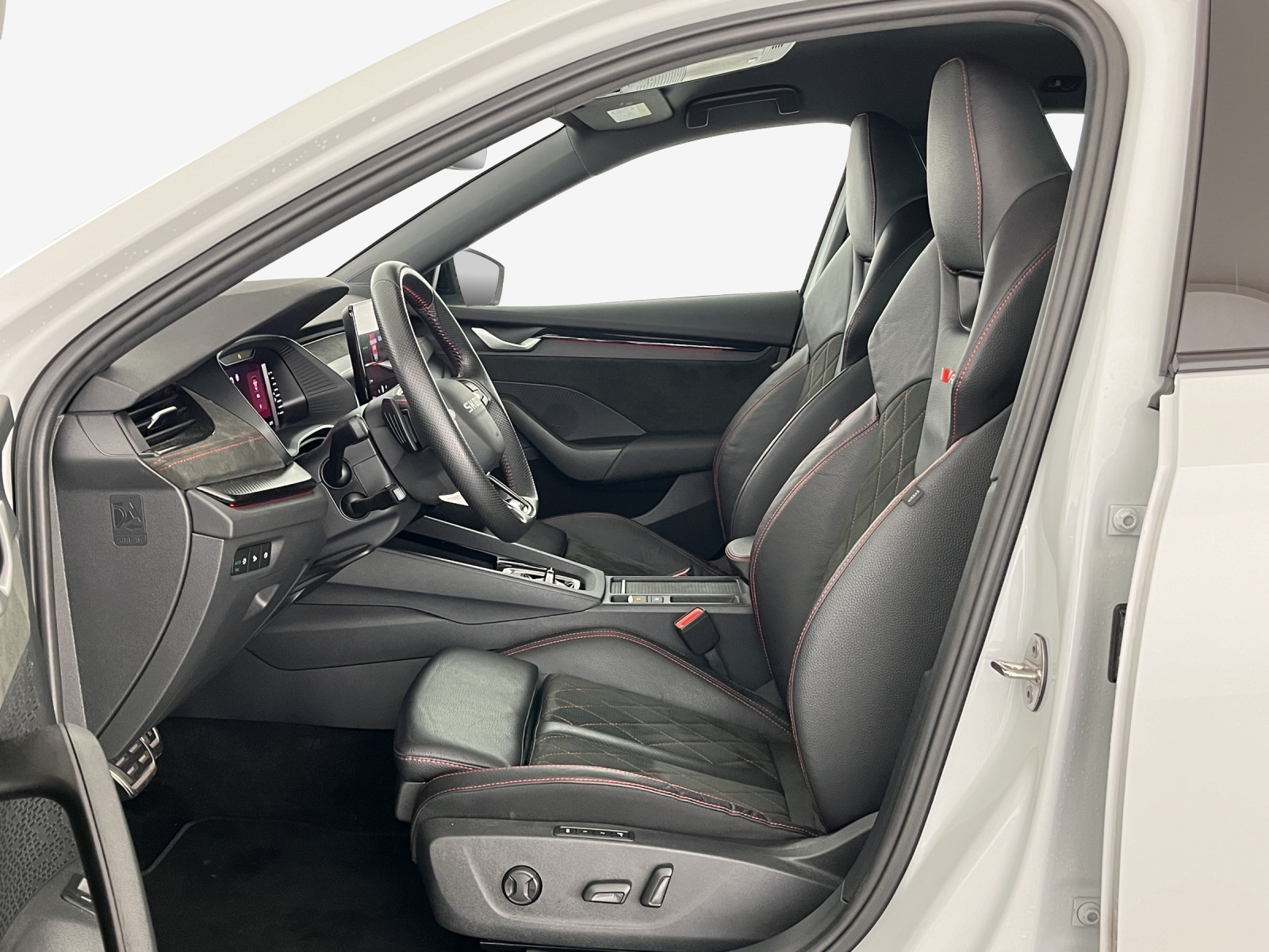 SKODA Octavia Combi 2.0 TSI DSG RS-image-7