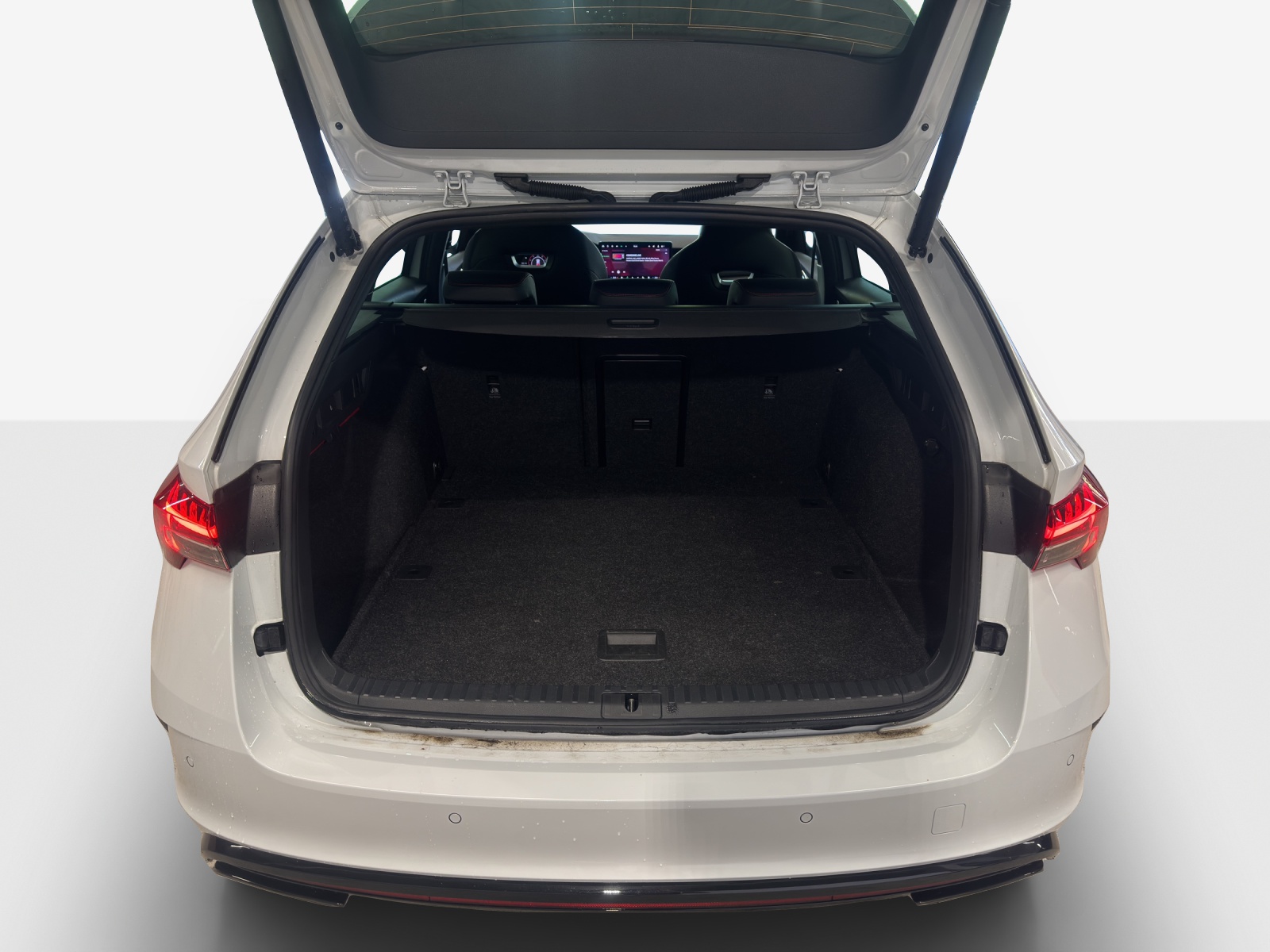 SKODA Octavia Combi 2.0 TSI DSG RS-image-25