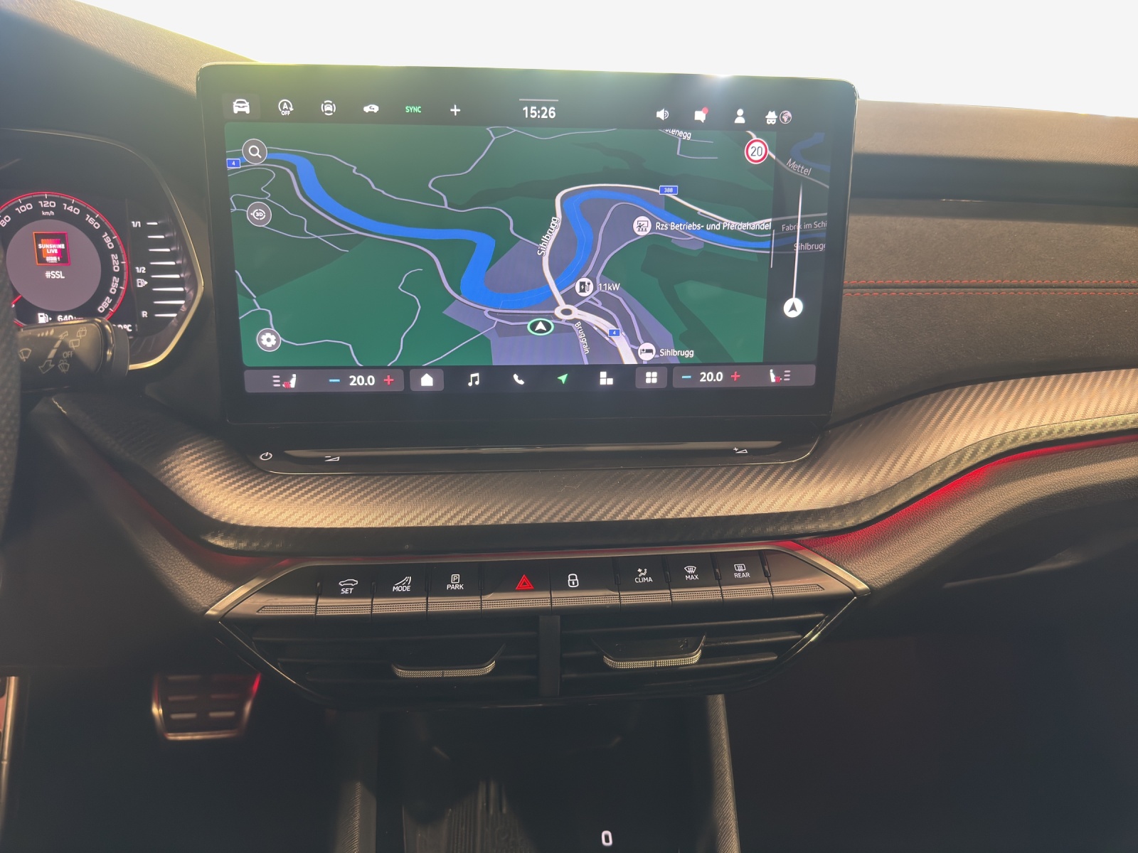 SKODA Octavia Combi 2.0 TSI DSG RS-image-23