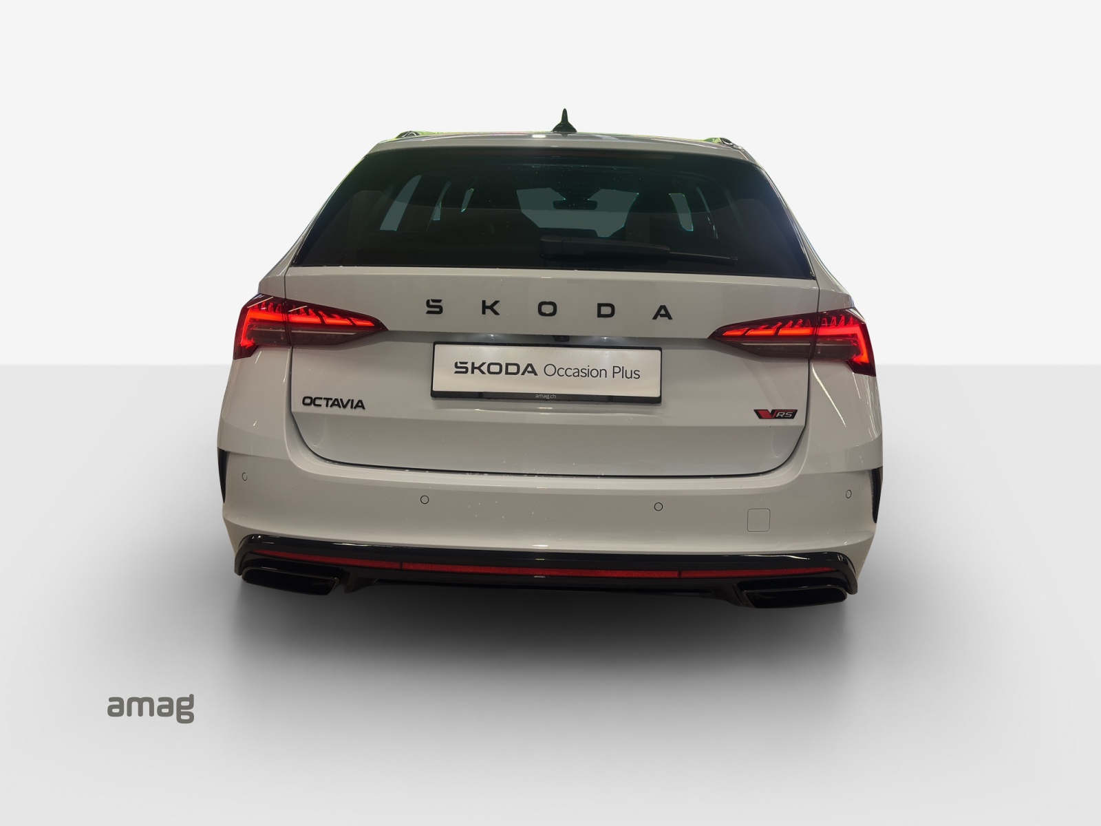 SKODA Octavia Combi 2.0 TSI DSG RS-image-16