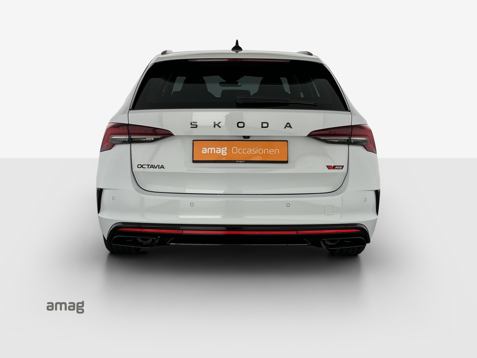 SKODA Octavia Combi 2.0 TSI DSG RS-image-3