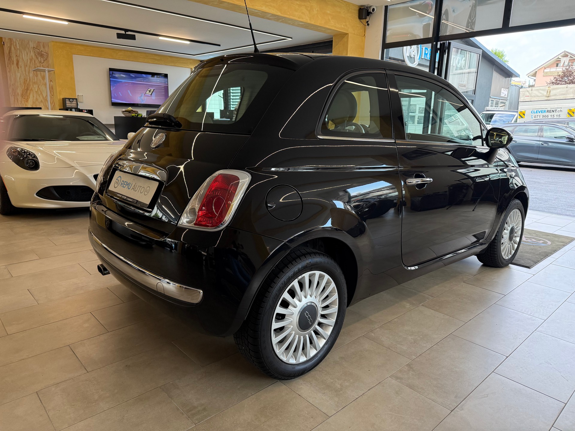 FIAT 500 1.2 Lounge-showroom-element-2