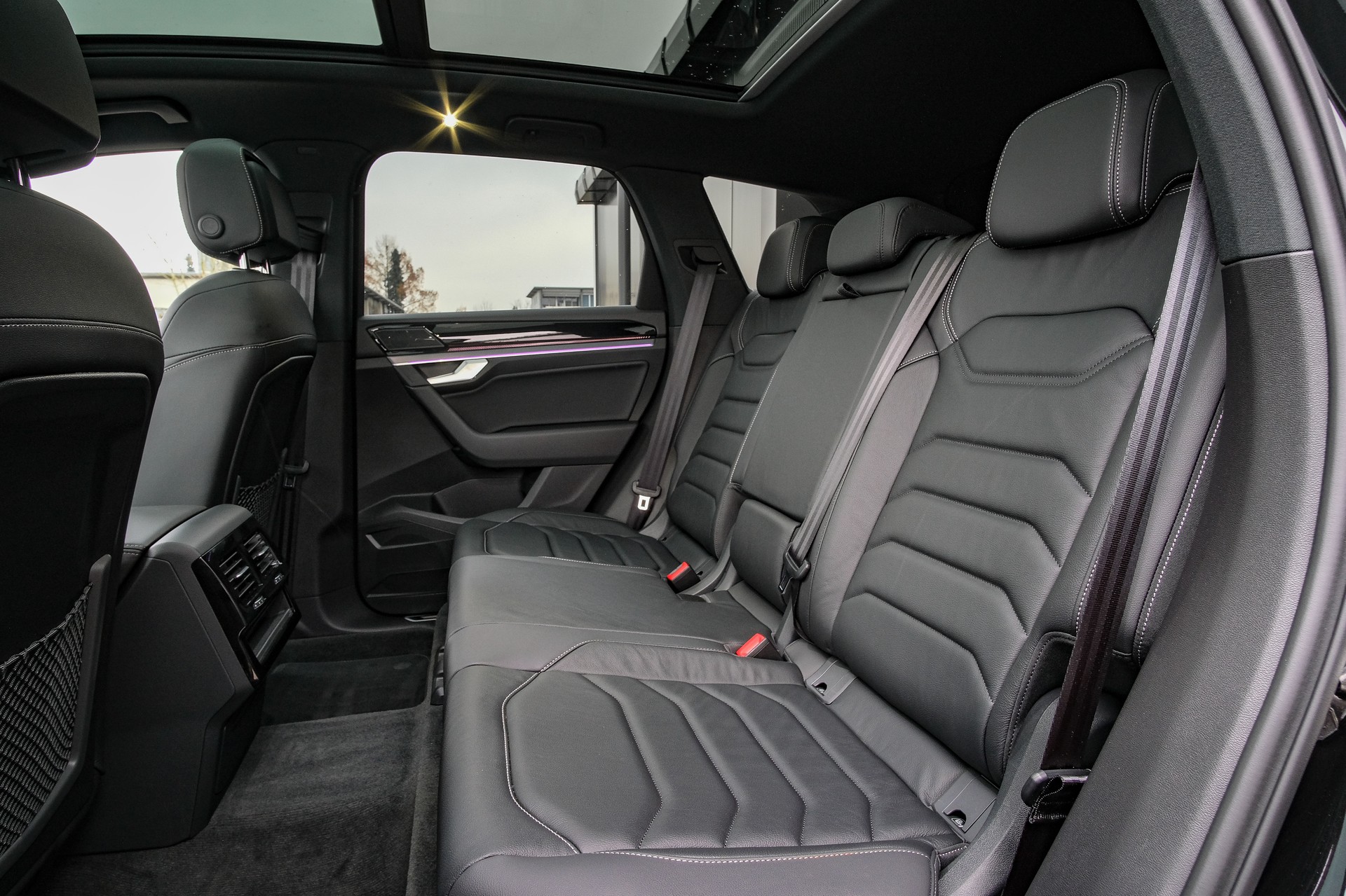 VW Touareg 3.0 TDI R-Line Tiptronic *VOLLLEDER*-image-11