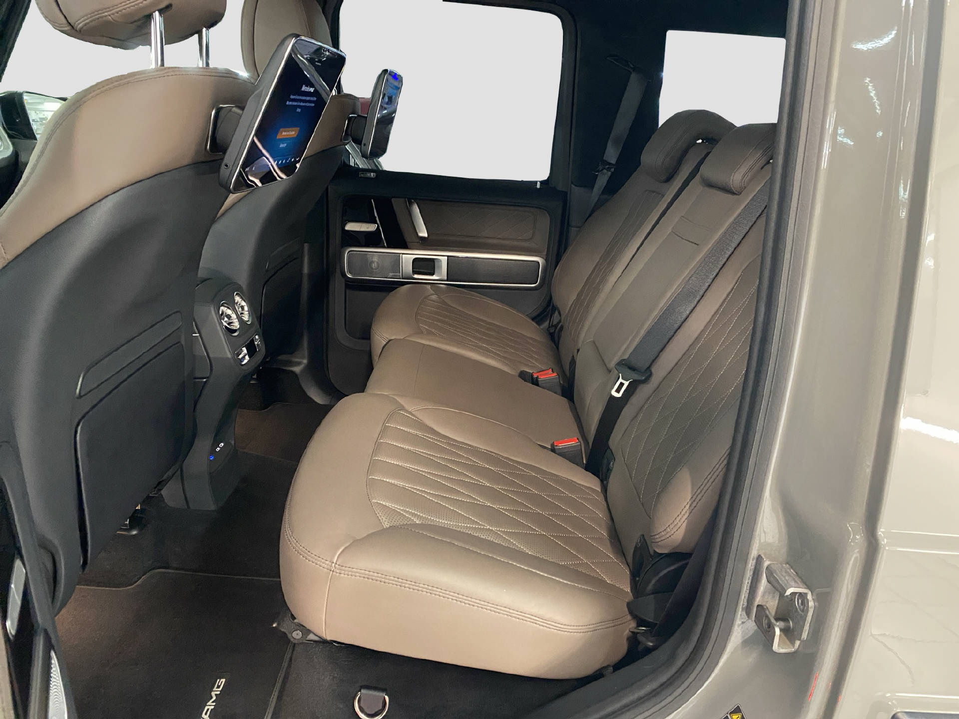 MERCEDES-BENZ G 63 AMG-image-13