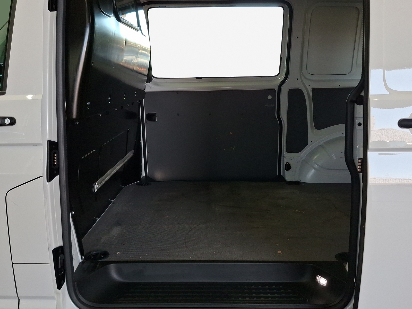 VW T6.1 2.0 TDI-image-11