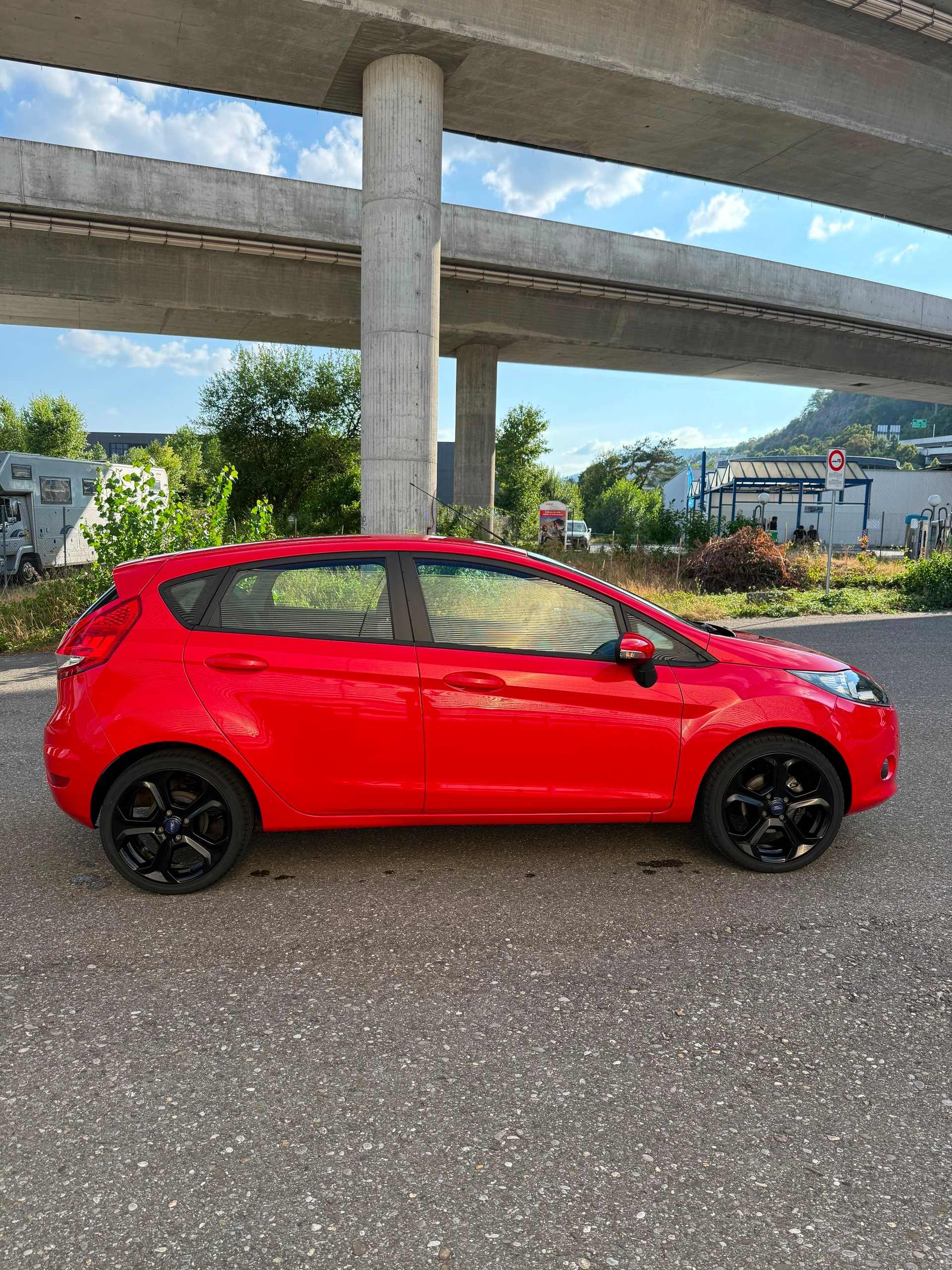 FORD Fiesta 1.4 16V Trend-image-1