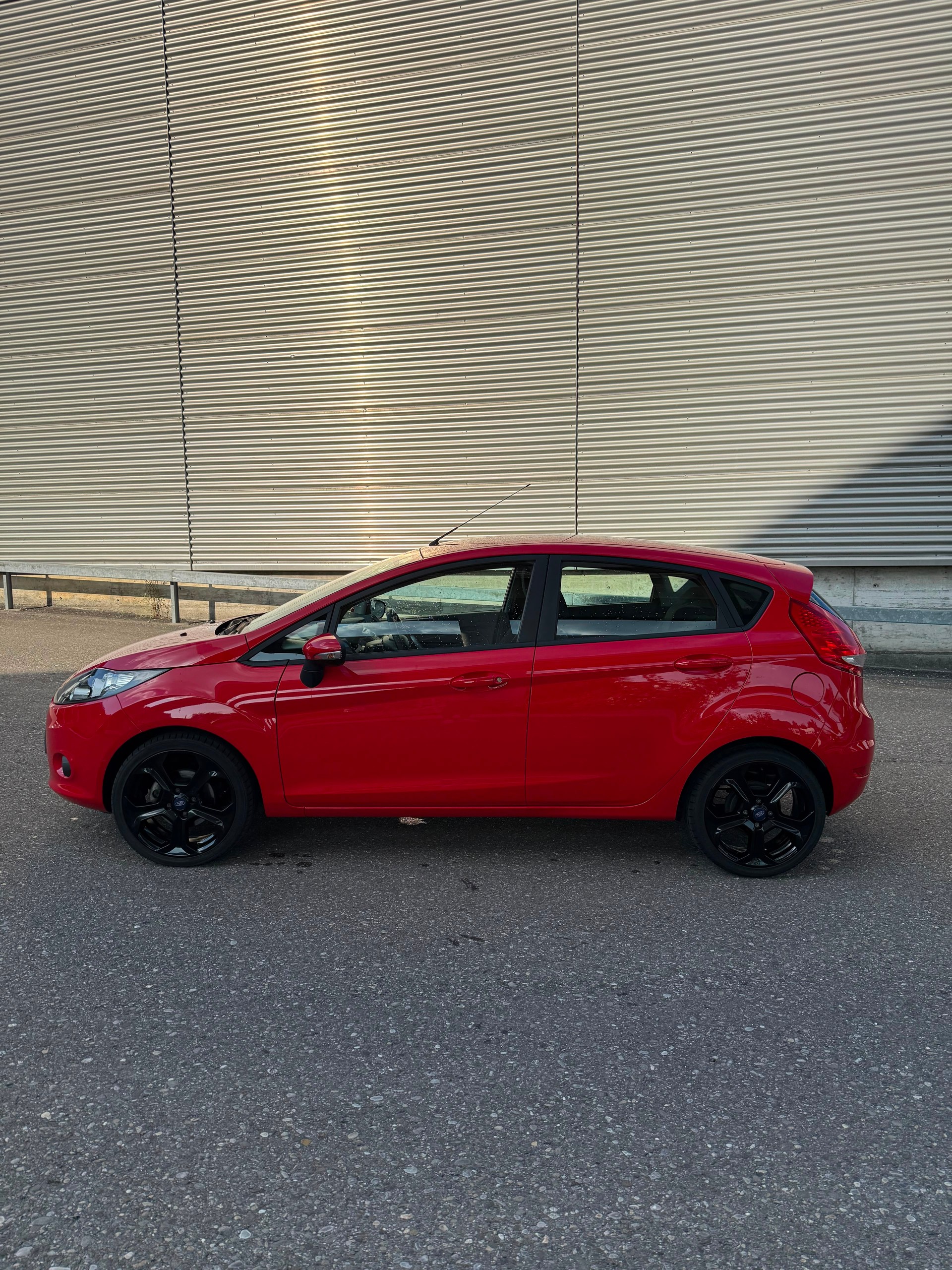 FORD Fiesta 1.4 16V Trend-image-4