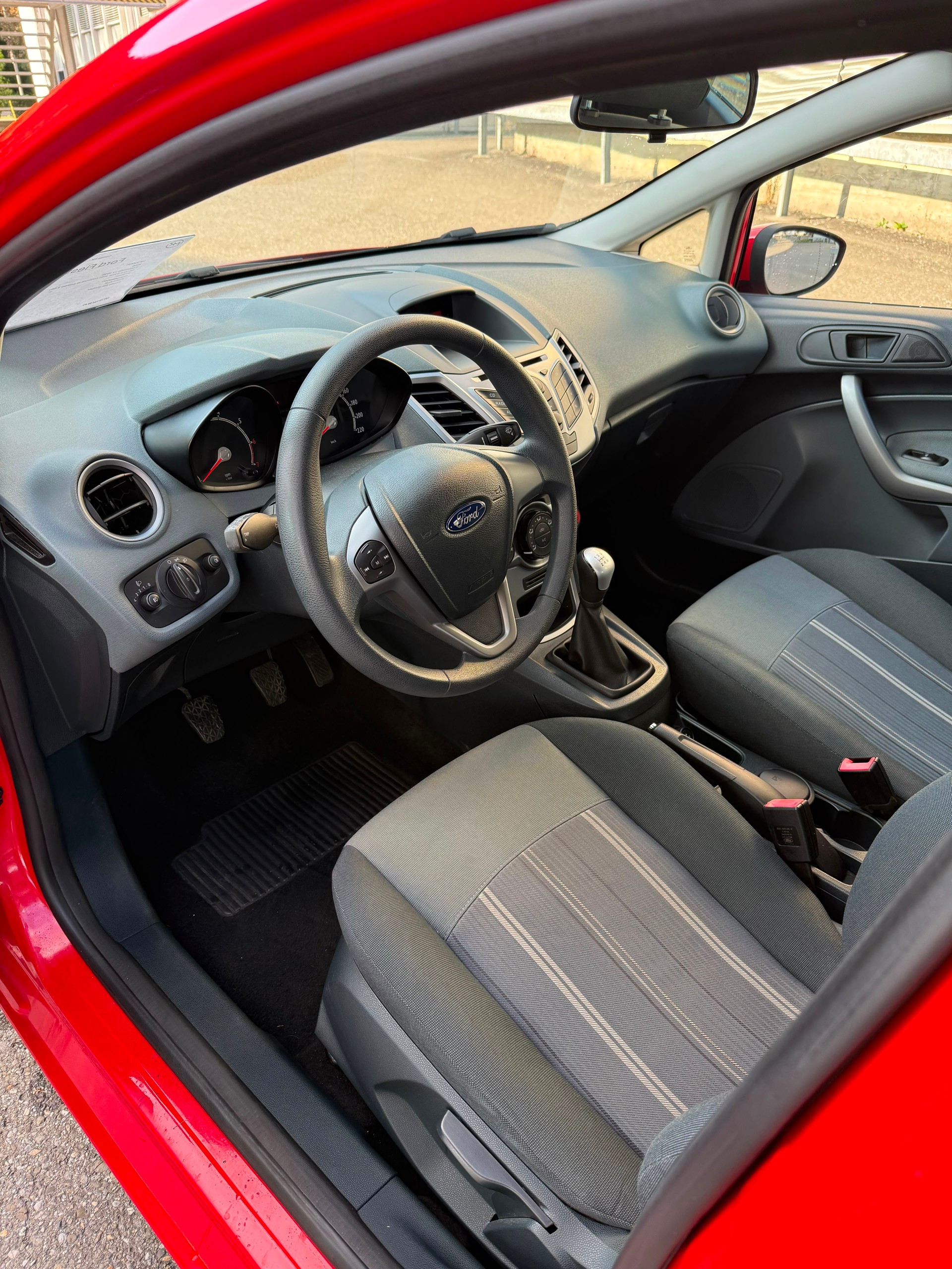 FORD Fiesta 1.4 16V Trend-image-6