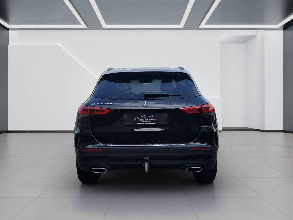 MERCEDES-BENZ GLA 250 e AMG Line-image-3