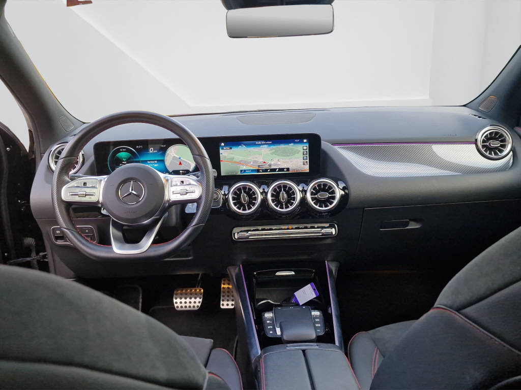 MERCEDES-BENZ GLA 250 e AMG Line-image-10
