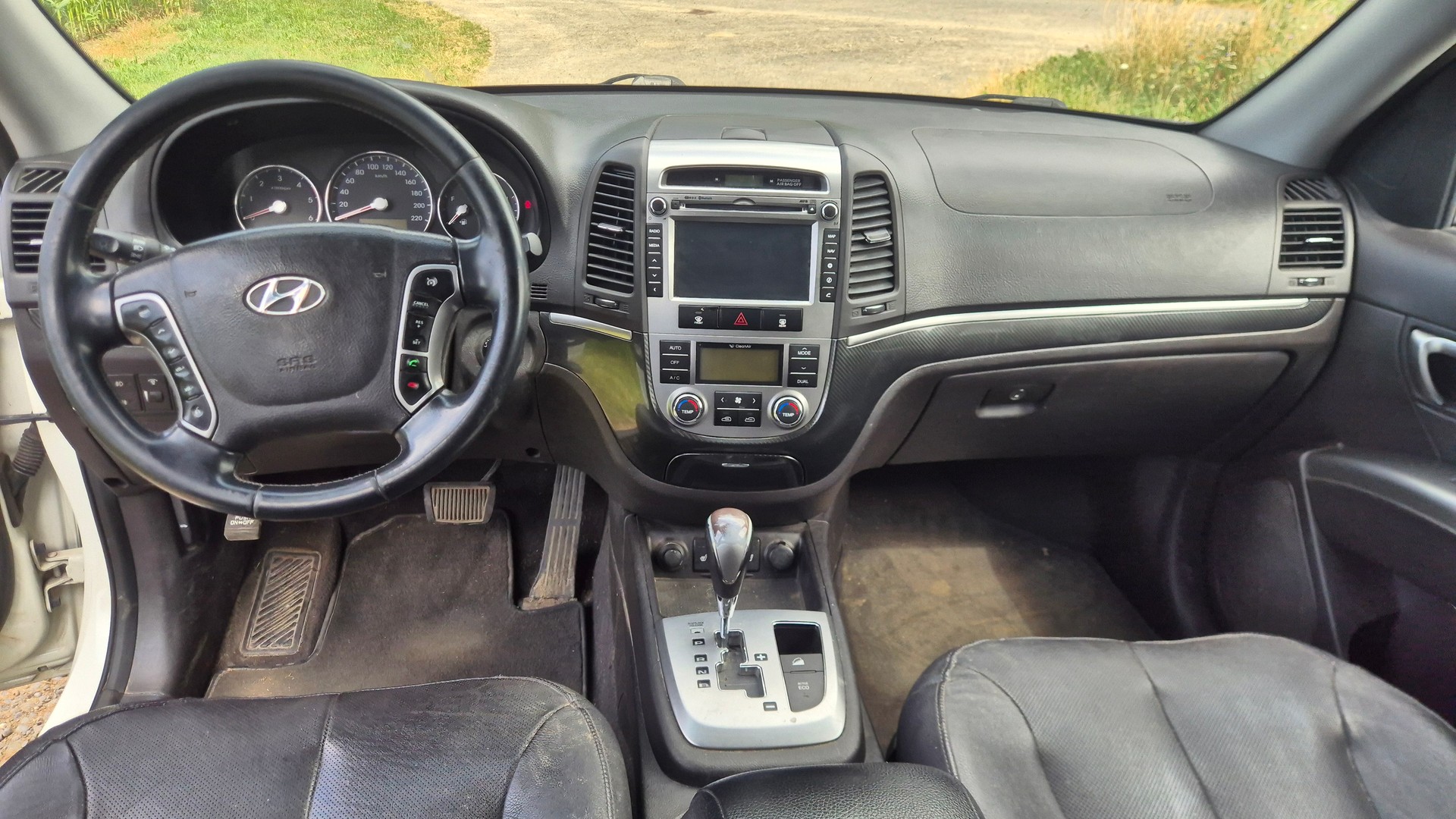 HYUNDAI Santa Fe 2.2 CRDI Style 4WD Automatic-image-6