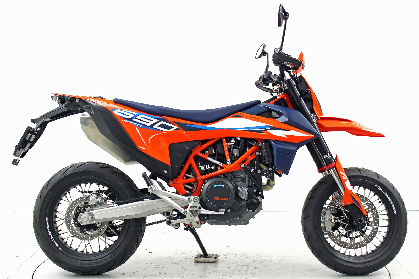 KTM SMC 690 R ABS-showroom-element-3