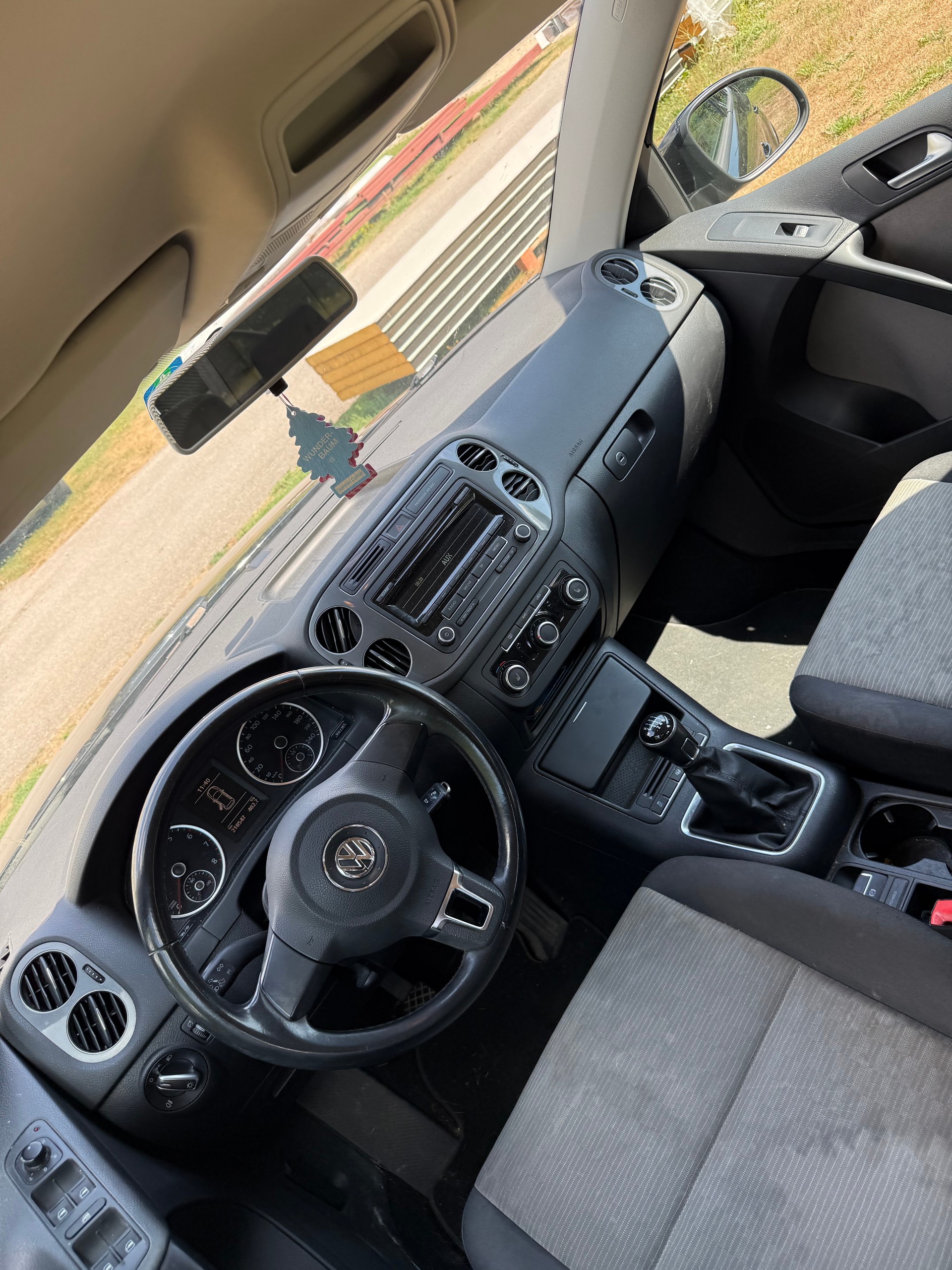 VW Tiguan 1.4 TSI Design 4Motion-image-6